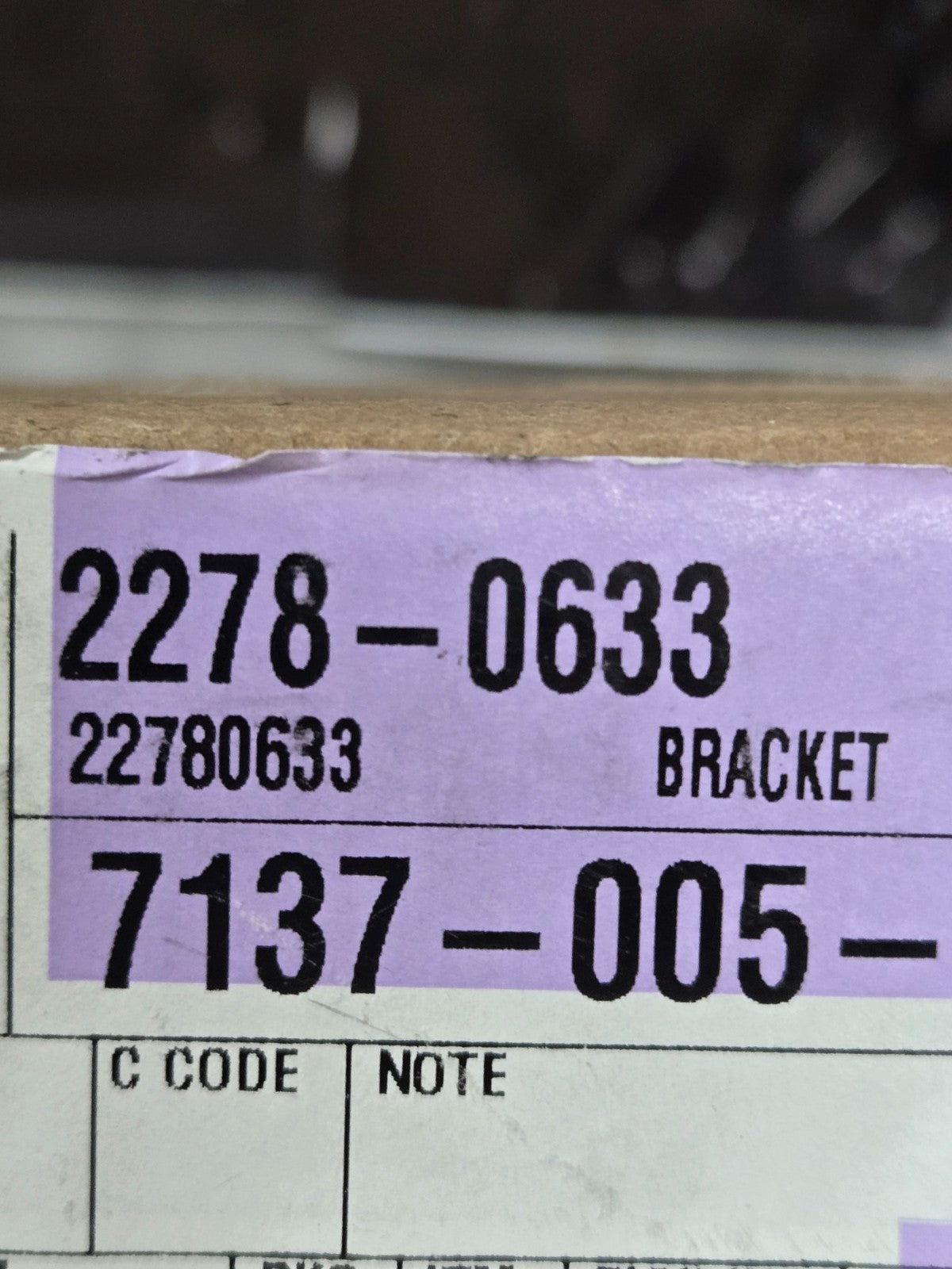 Genuine GM Passenger Side Front Fender Front Bracket 22780633 NEW