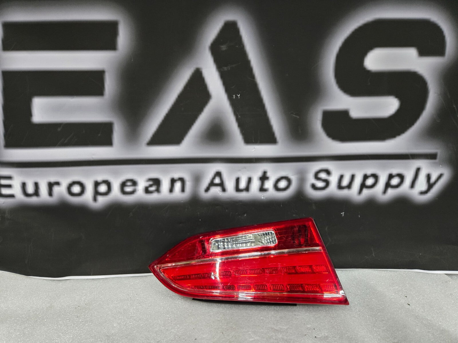2013 2014 2015 2016 HYUNDAI SANTAFE LH DRIVER SIDE INNER TAIL LIGHT OEM 924054Z1