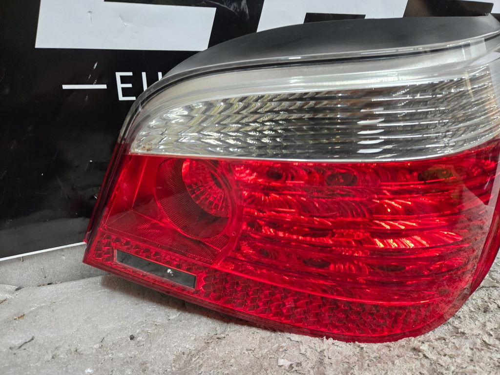 2004-2007 BMW E60 5 SERIES REAR RIGHT RH PASSENGER TAIL LIGHT LAMP OEM 7165740