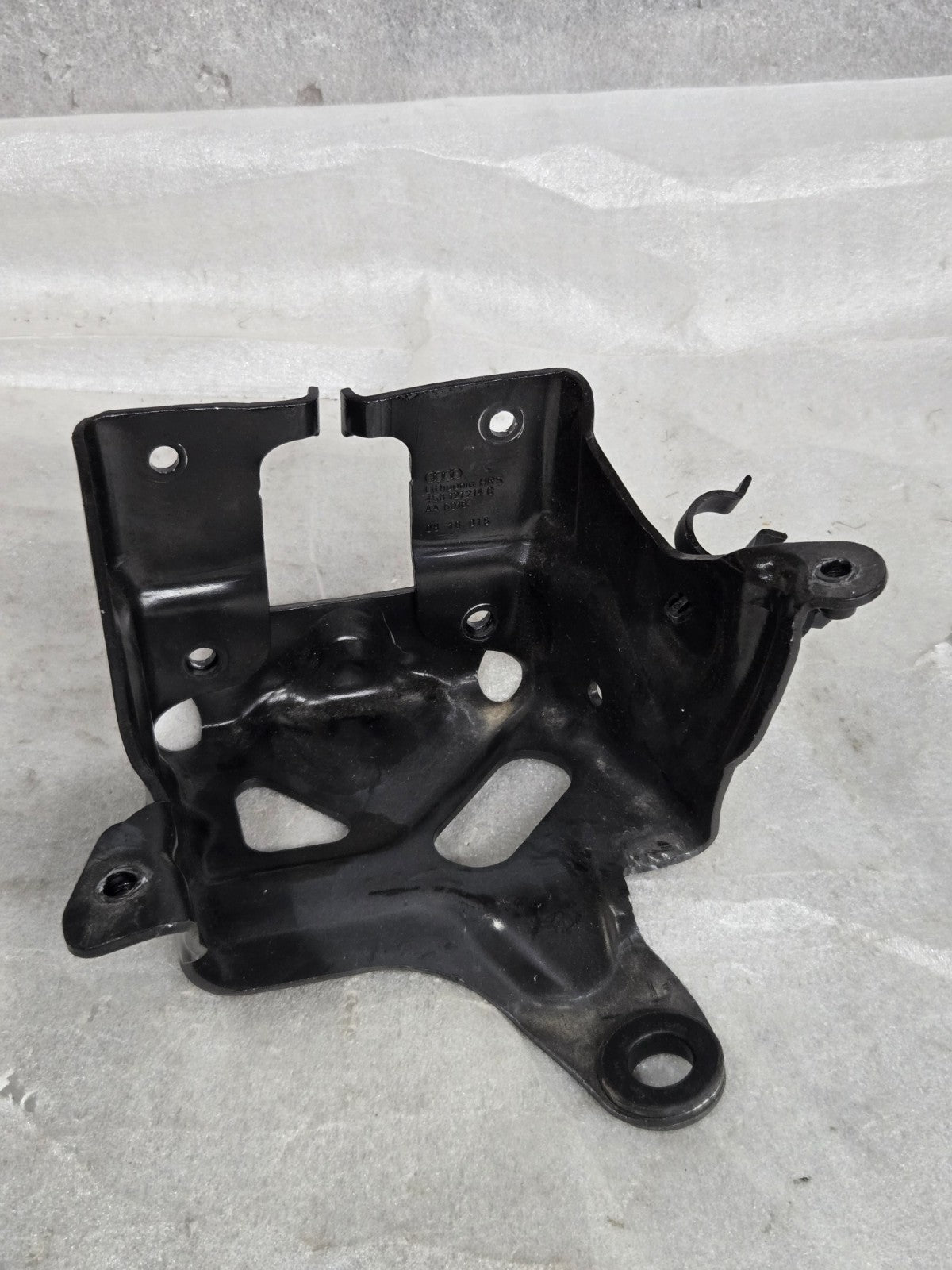 2017-2023 AUDI R8 HURACAN RESERVOIR BOTTLE TANK SUPPORT MOUNT BRACKET 4S0121214C