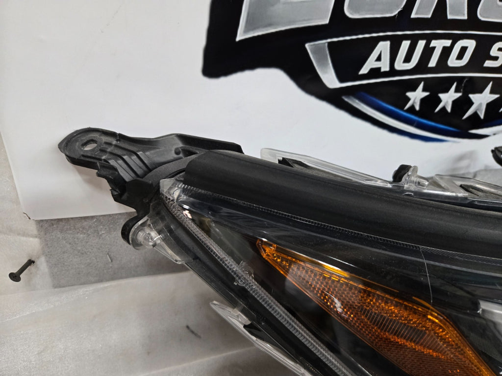 2022-2024 TOYOTA RAV4 XLE RIGHT RH PASSENGER HEADLIGHT LED OEM 811100R35000