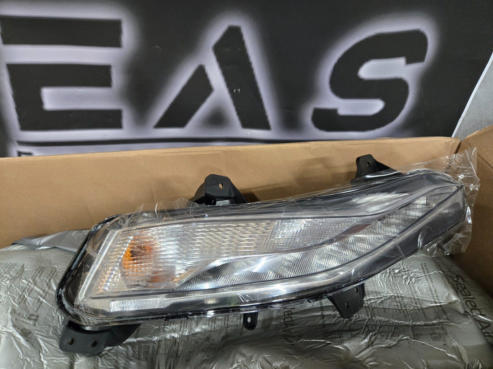2019-2023 Chevrolet Malibu OEM GM Front LH Driver Side LED Signal Lamp 84843549