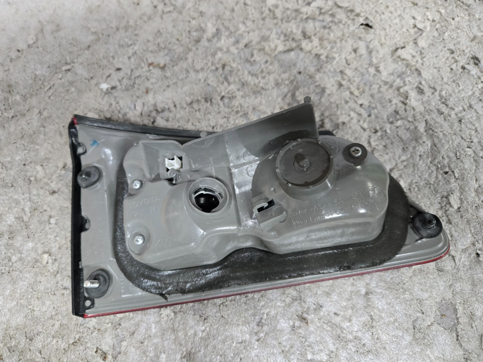 2006-2008 LEXUS IS250 IS350 IS250 RIGHT PASSENGER INNER TAIL LIGHT LAMP OEM