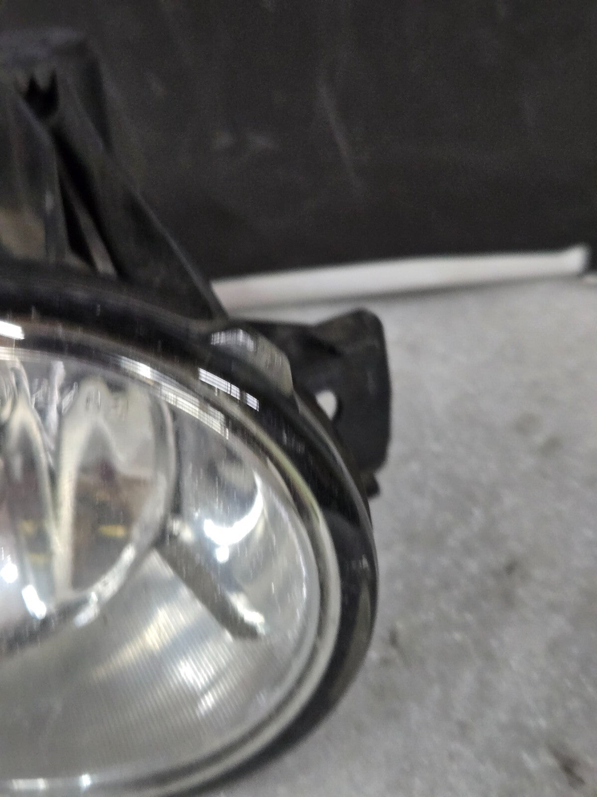 2011 - 2013 BMW X5 E70 FRONT RIGHT PASSENGER SIDE FOG LIGHT LAMP VALEO BLACK OEM