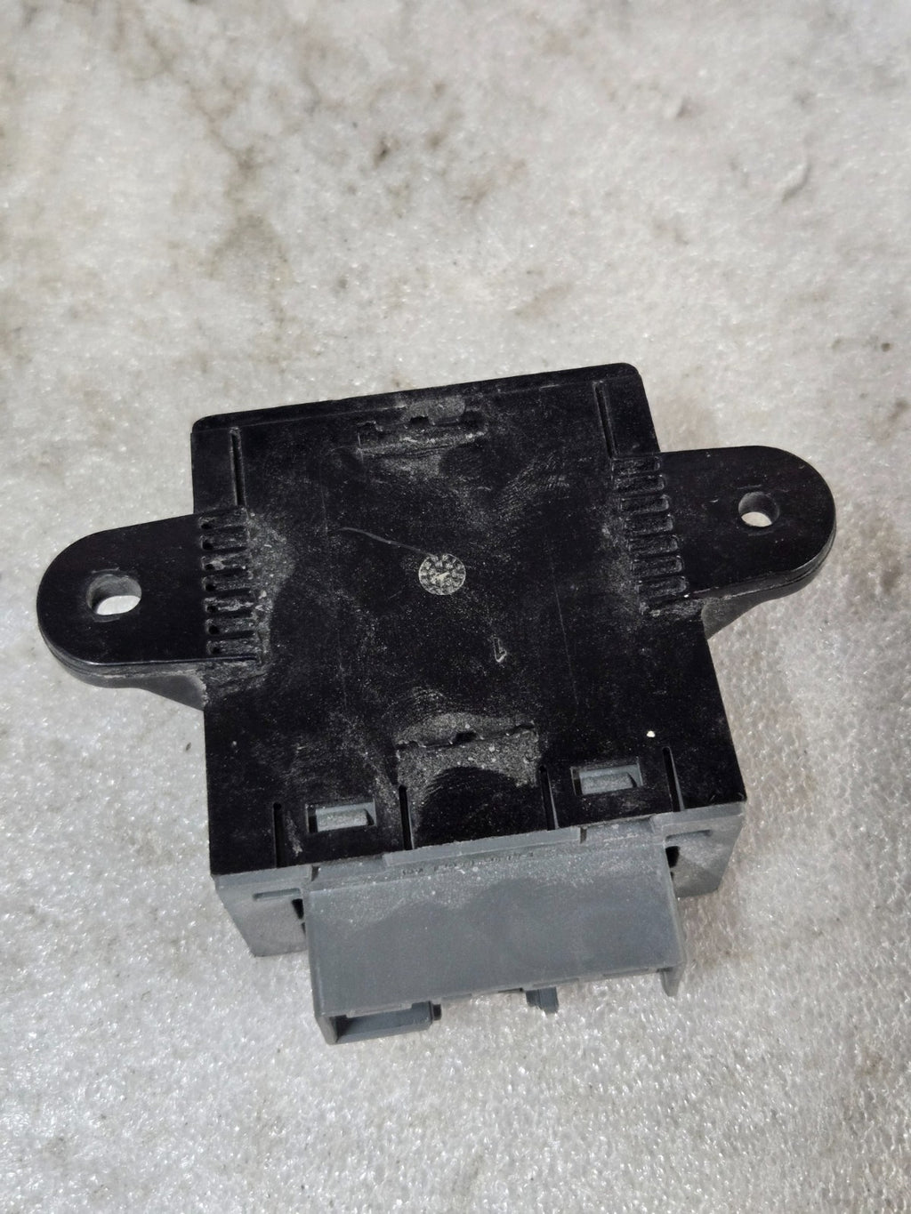 2017-2020 FORD FUSION SE HYBRID 2.0L REAR RIGHT PASSENGER SIDE DOOR CONTROL OEM