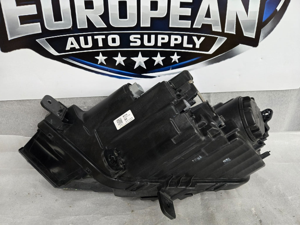 2024-2025 Hyundai Sonata Projector LED Headlight RH Passenger OEM 92102L1740