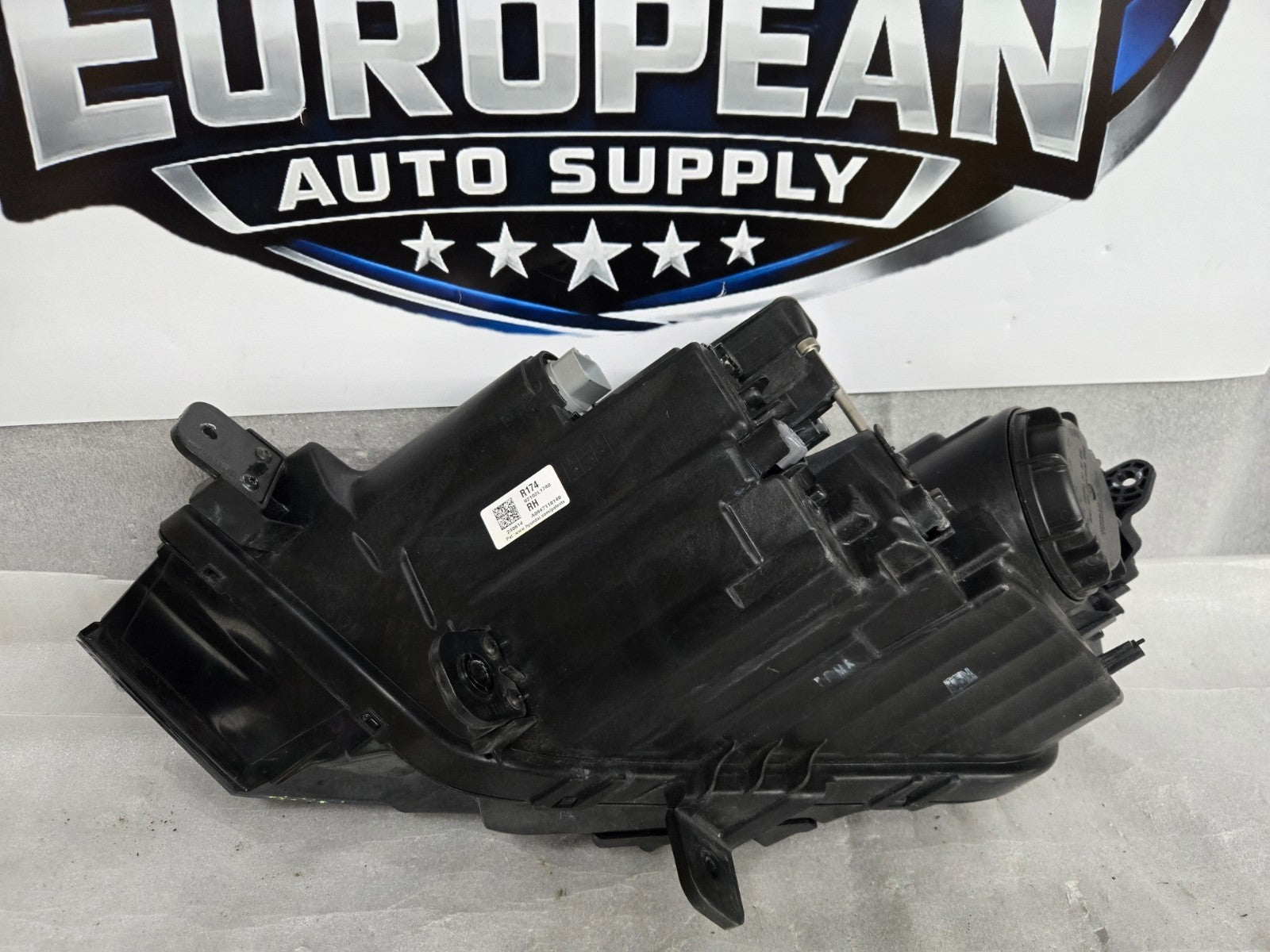 2024-2025 Hyundai Sonata Projector LED Headlight RH Passenger OEM 92102L1740