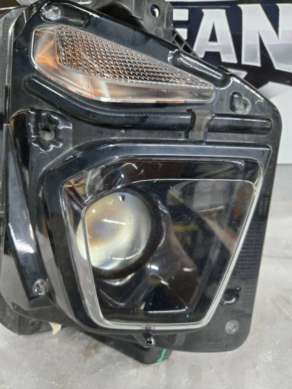2019-2022 Chevy Blazer HID Xenon Headlight Left LH Driver OEM 84987046
