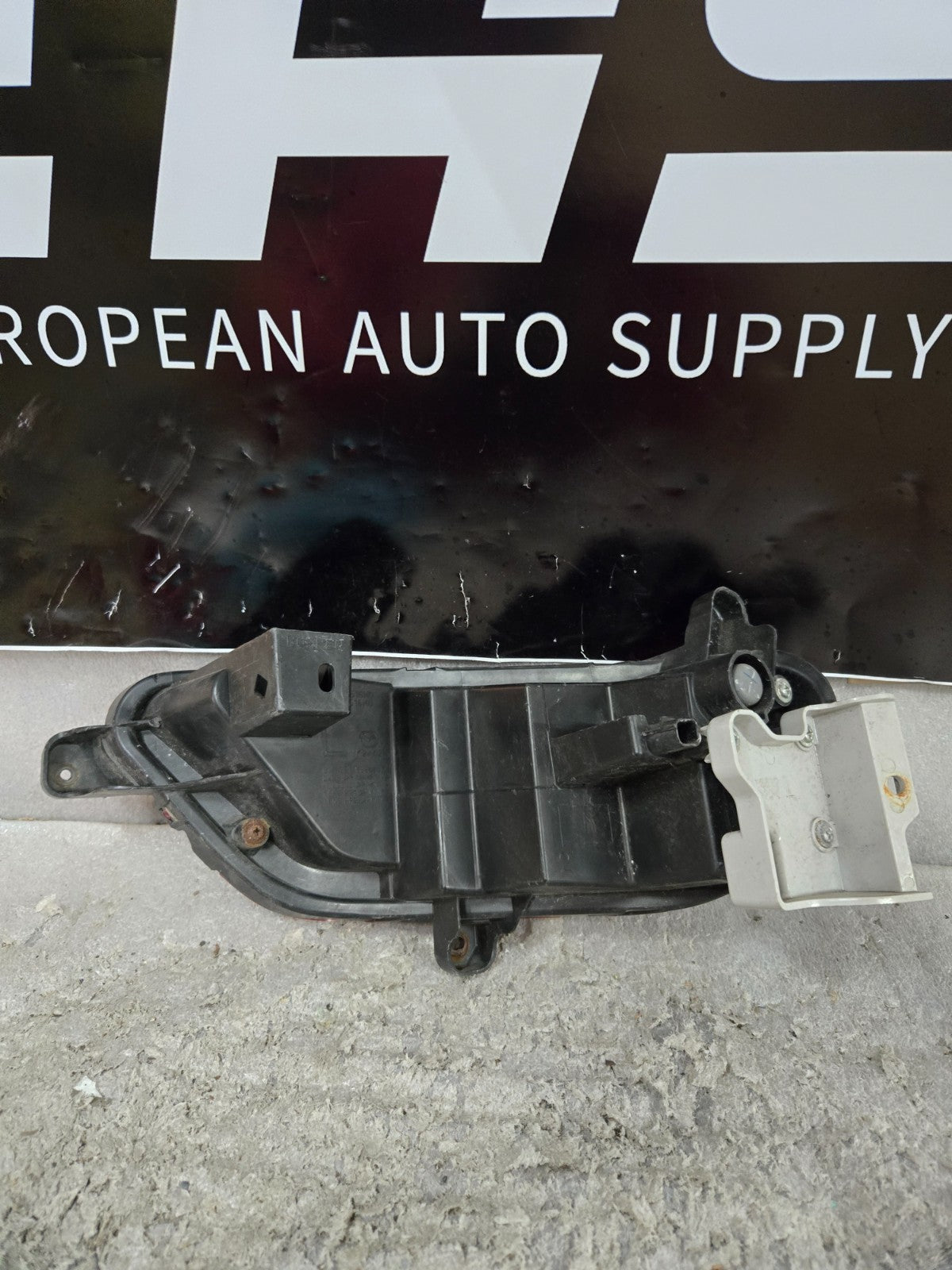 2017 2018 2019 Mazda CX5 Bumper Reflector Left Driver LH OEM KB8A 515M0