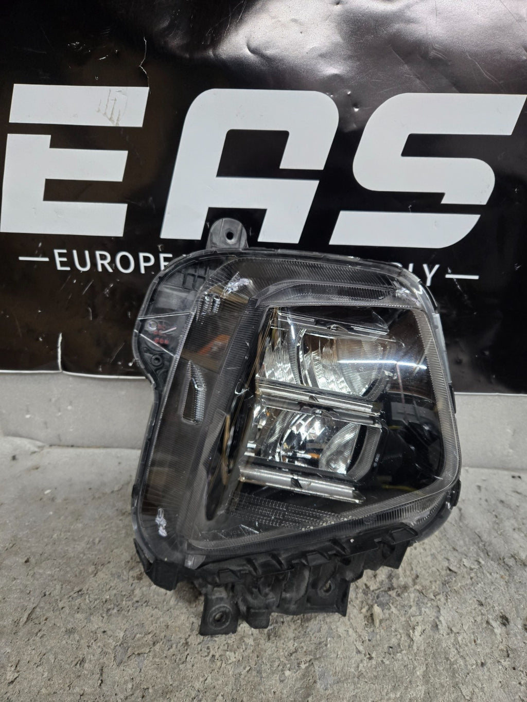 2022 2023 HYUNDAI TUCSON RIGHT PASSENGER FULL LED REFLECTOR LOWER HEADLIGHT OEM
