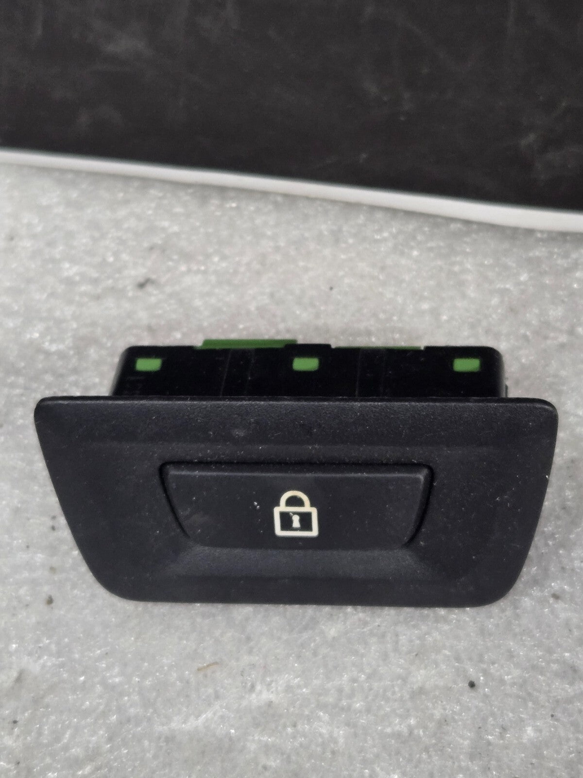 2012-2016 BMW 650XI F13 COUPE FRONT CENTER LOCK SWITCH CONTROL BUTTON OEM