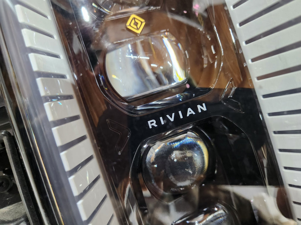 2021 2022 2023 RIVIAN R1T RIGHT PASSENGER SIDE LED HEADLIGHT COMPLETE OEM