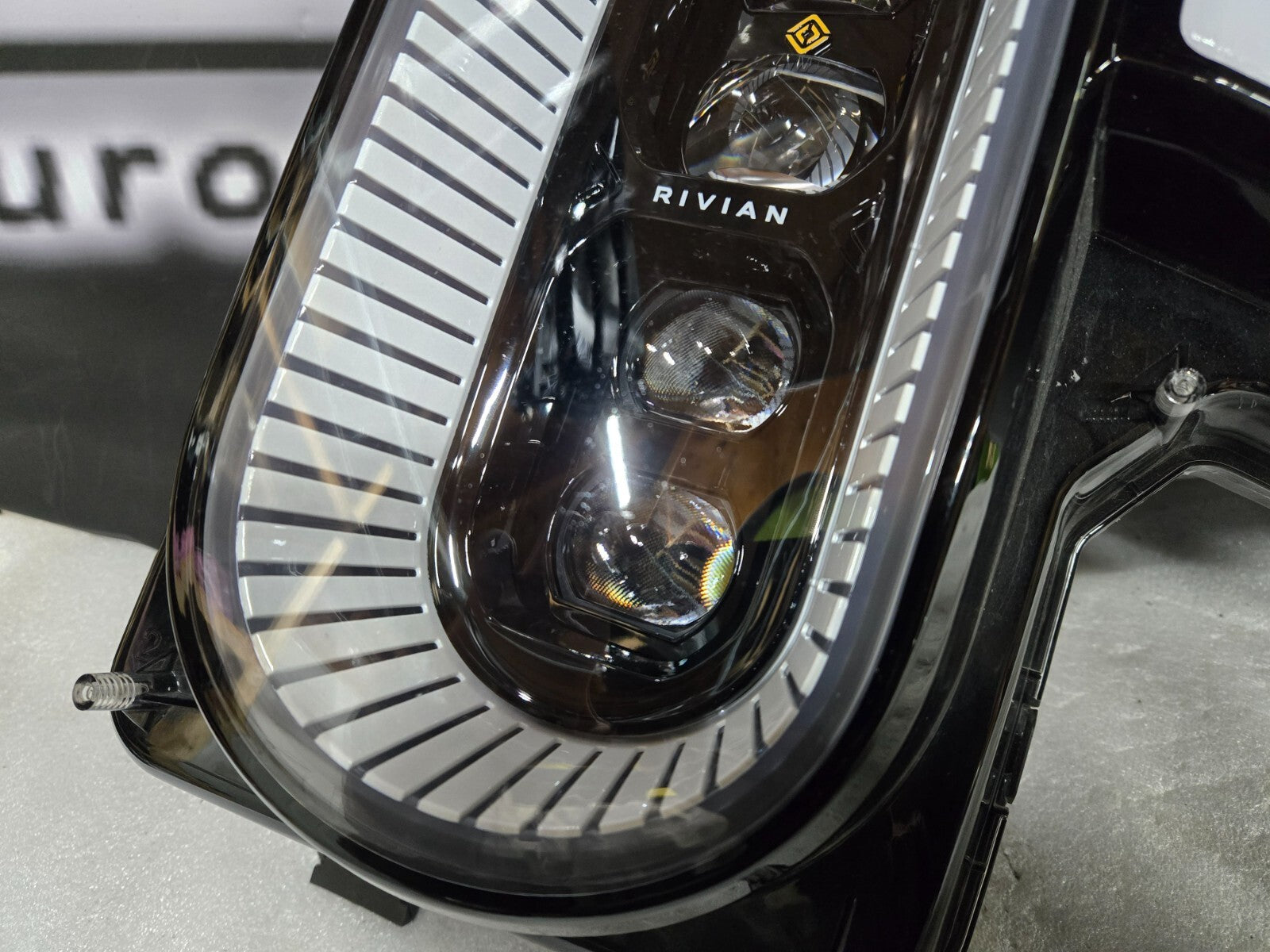 2022 2023 2024 Rivian R1T R1S Headlight LED LH Front Left Driver PT00000465P OEM