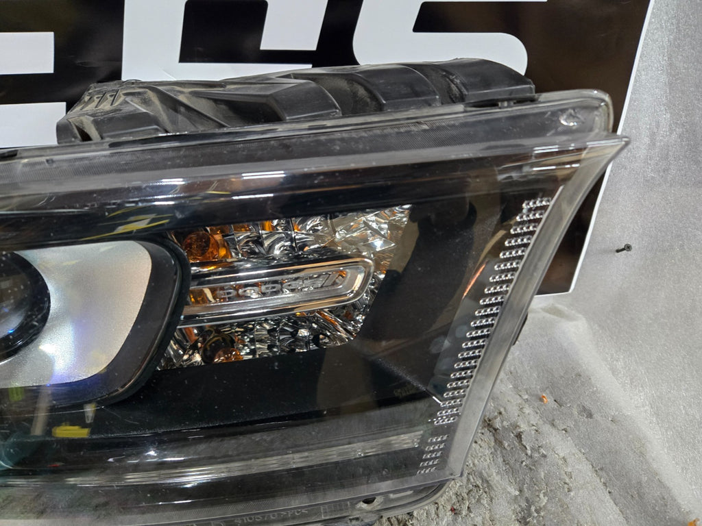 2016-2020 DODGE DURANGO HEADLIGHT RIGHT RH HALOGEN W/ LED OEM 68299130AF