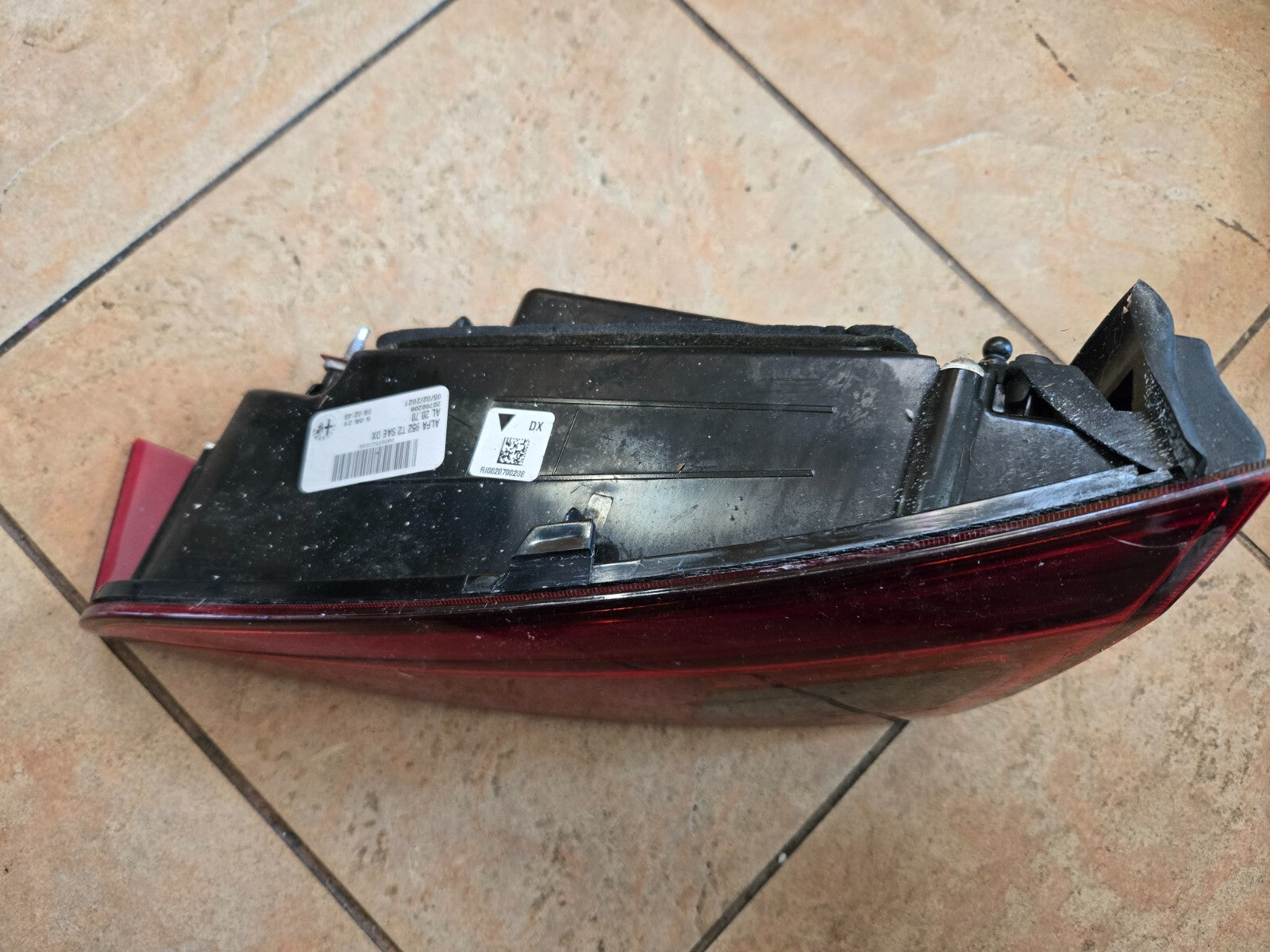2017-2021 Alfa Romeo Giulia Passenger Right Tail light INNER TRUNK 20700208 OEM