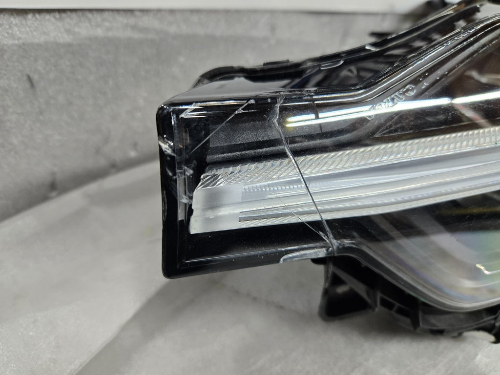 2021-2024 VOLVO XC60 LEFT LH DRIVER HEADLIGHT ADAPTIVE FULL LED OEM 32420428