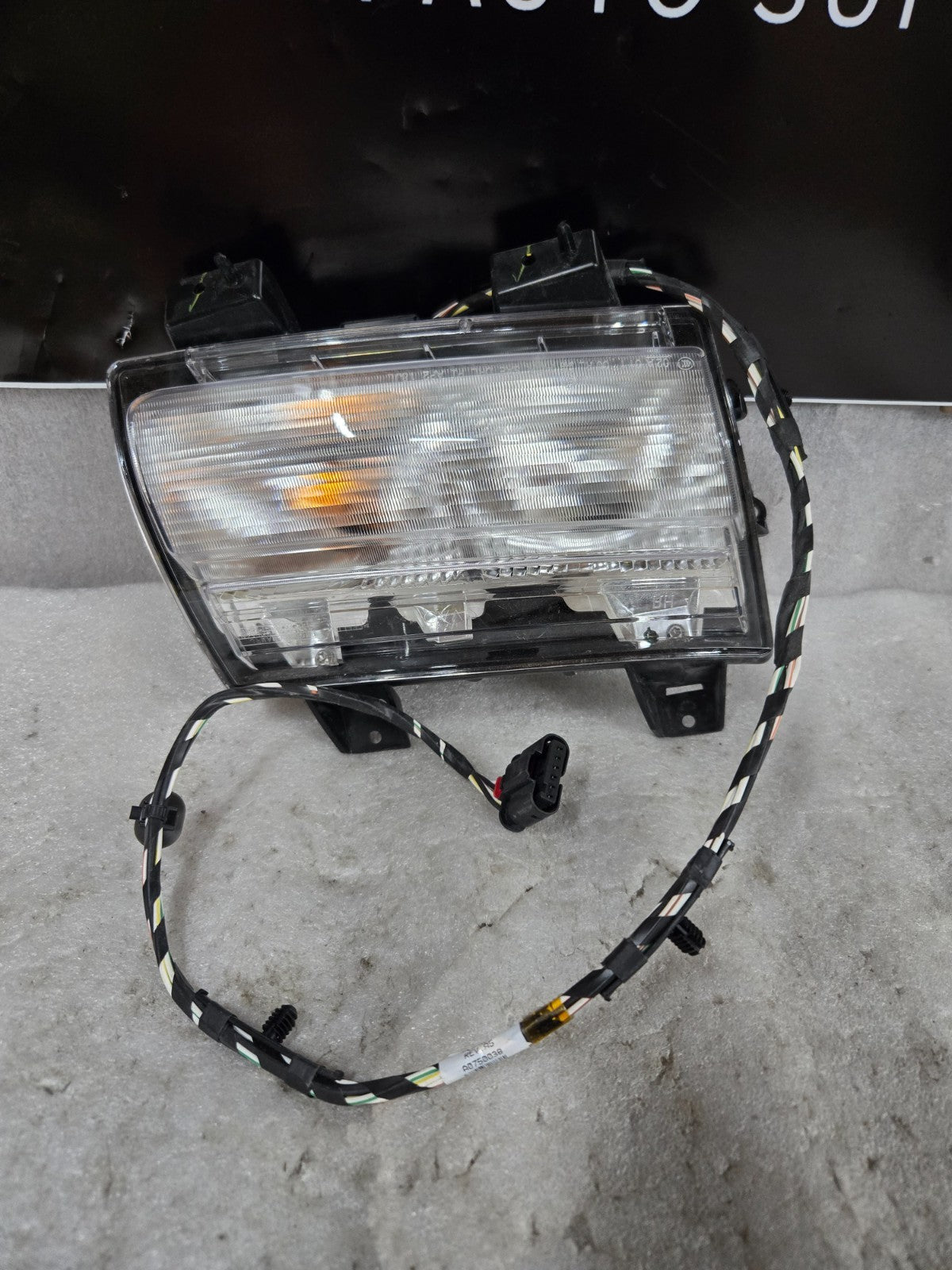 2018 - 2025 Jeep Wrangler Gladiator OEM Turn Signal Right Passenger 68293126AH