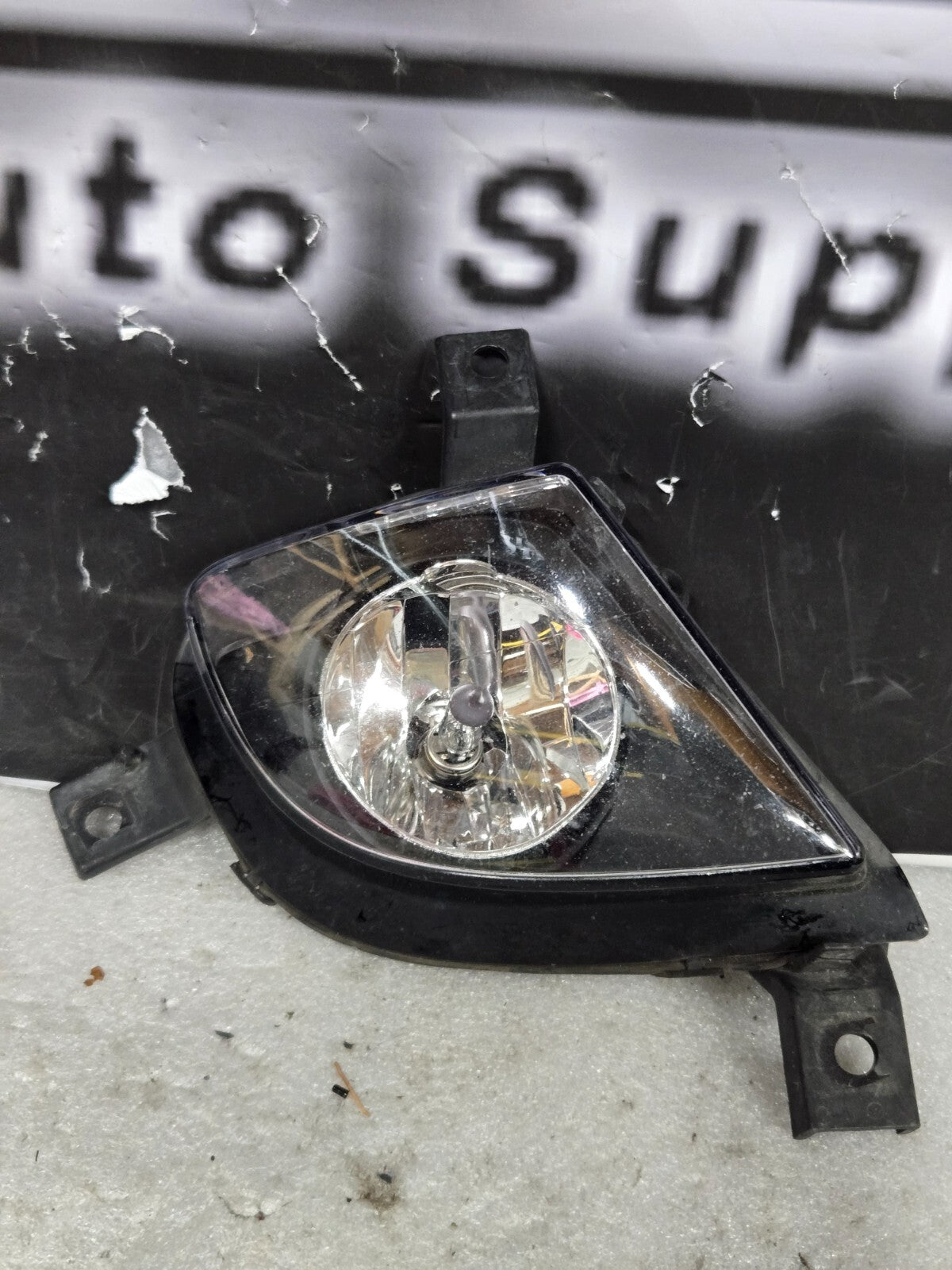 2005-2011 BMW 328i Xdrive RIGHT PASSENGER SIDE FOG LAMP LIGHT 170037-02 OEM