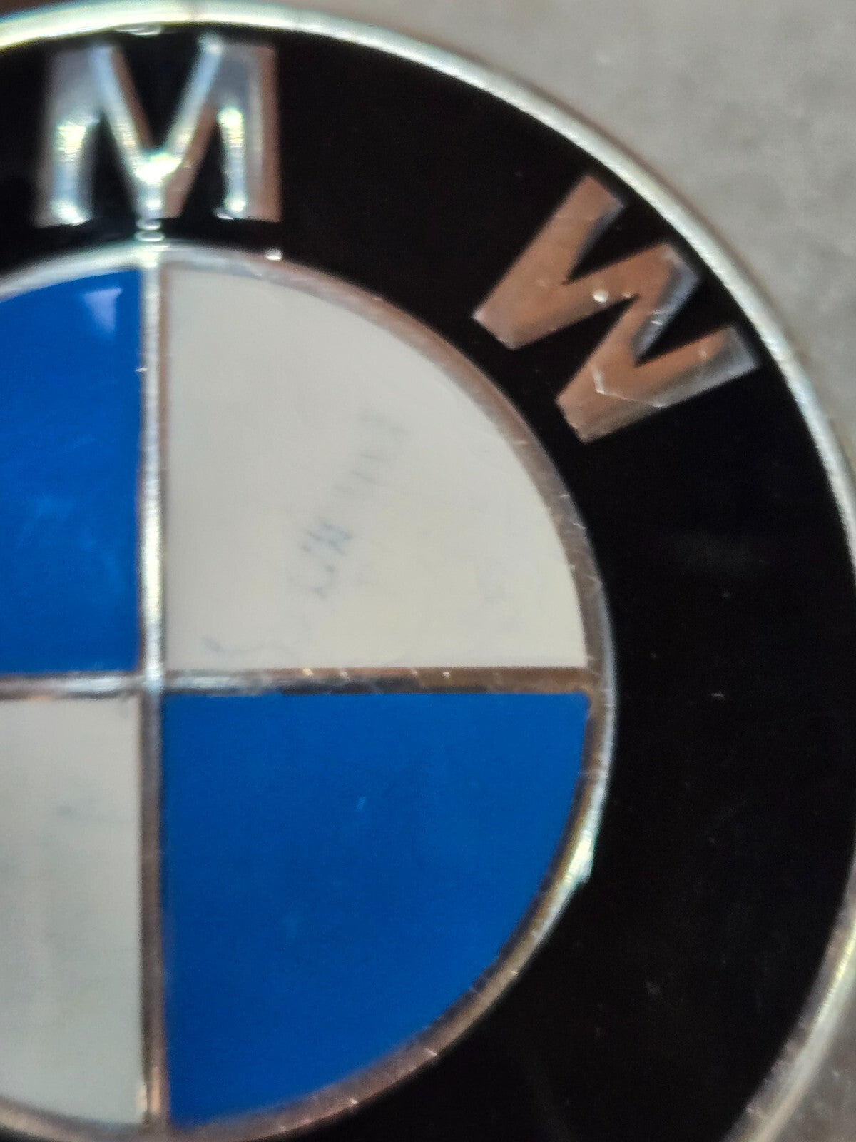 2018 - 2024 BMW X3 G01 FRONT HOOD BONNET EMBLEM LOGO SYMBOL BADGE OEM 7499154