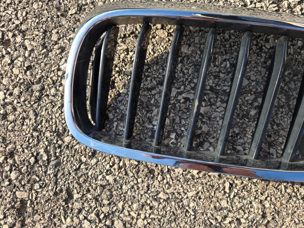 2017 - 2019 BMW 5-SERIES G30 LEFT LH DRIVER KIDNEY GRILLE CHROME 51137383519 OEM