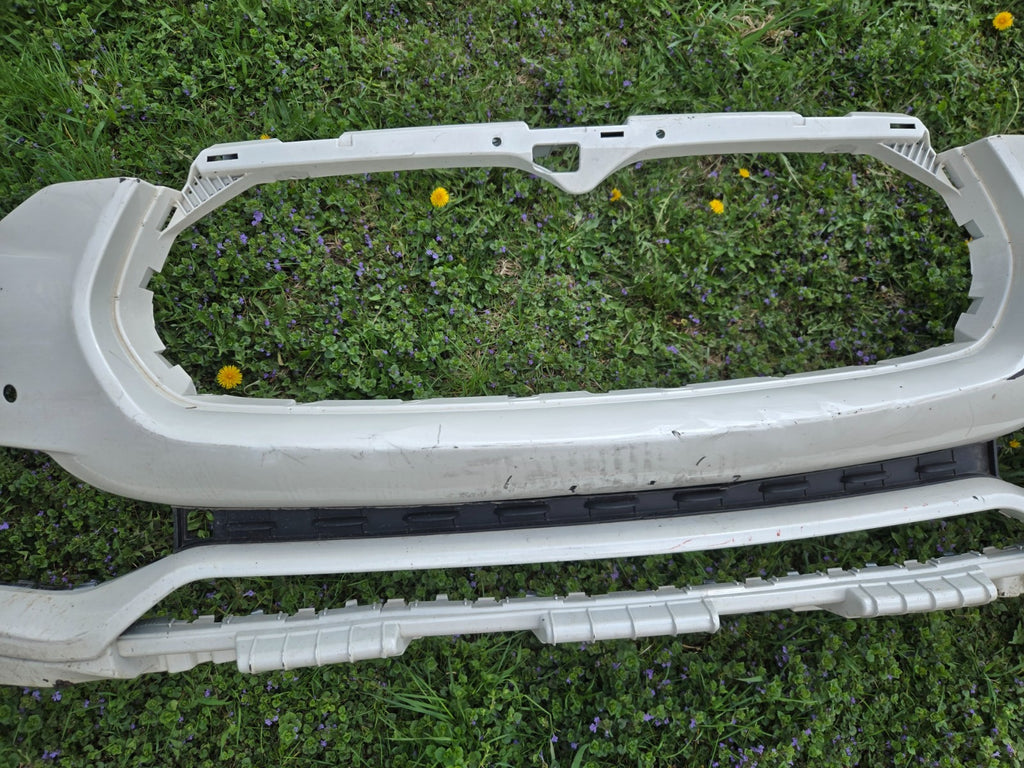 2017 2018 2019 2020 Maserati Levante Front Bumper Cover OEM 670035298