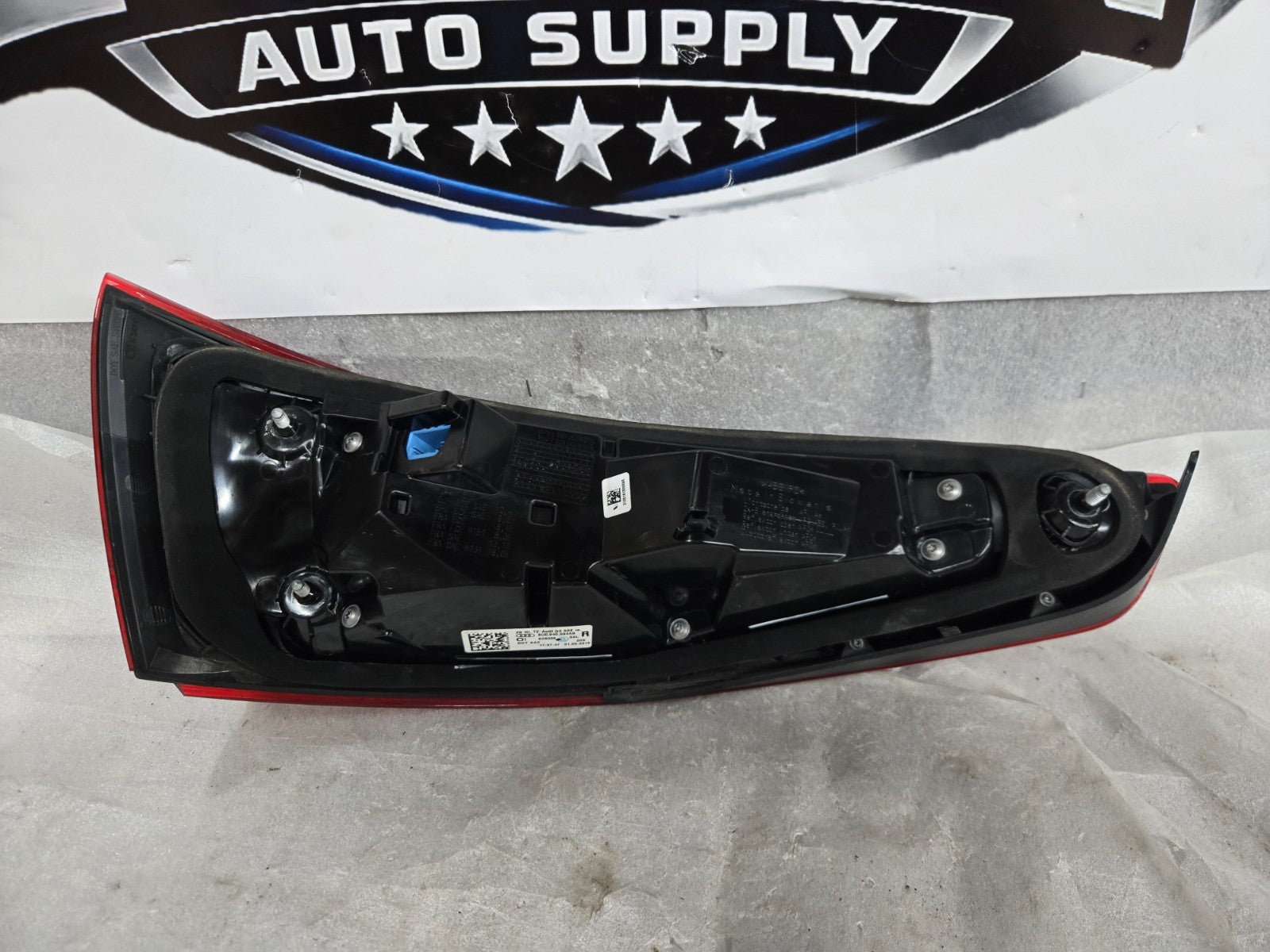 2016-2018 Audi Q3 Right RH Passenger Tail Light LED OEM 8U0945094AB *CHIP