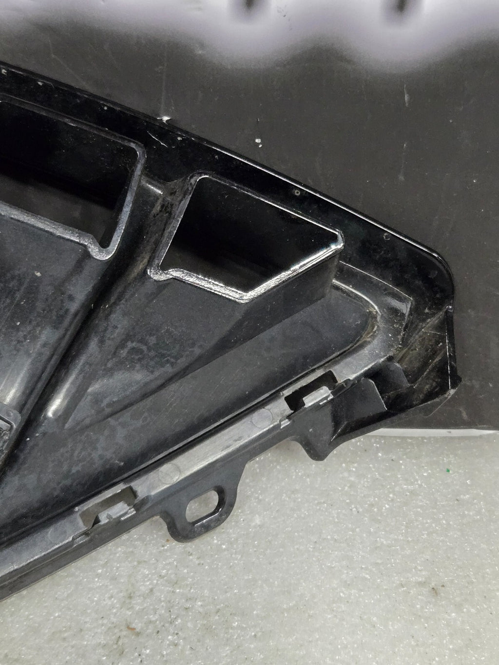 2021 2022 VOLKSWAGEN ID.4 RH RIGHT FOG LIGHT COVER BEZEL W/SENSOR HOLE OEM
