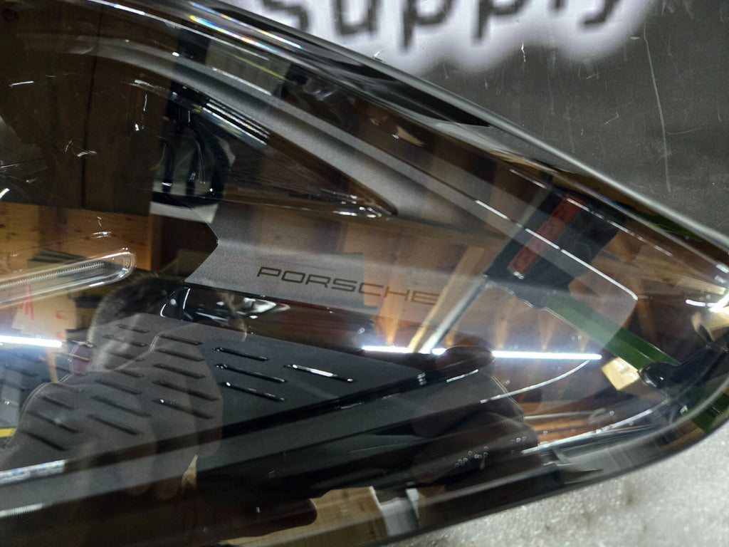 2024 2025 Porsche Cayenne Right RH Passenger Side LED Headlight OEM 9Y0941082M