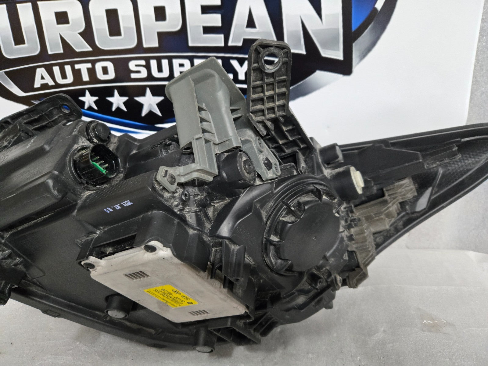 2018-2021 Kia Stinger Non-Adaptive LED Headlight RH Right Passenger OEM