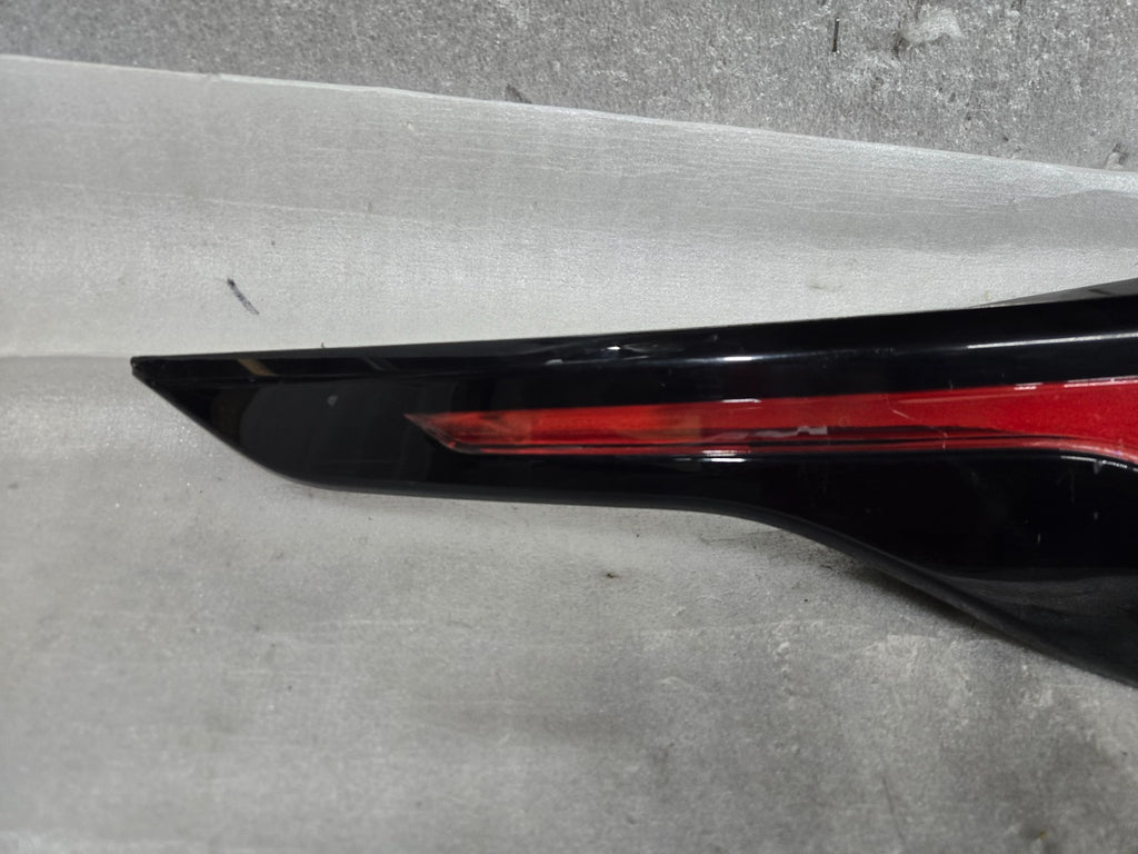 2018-2023 LAND RANGE ROVER VELAR REAR LEFT DRIVER SIDE OUTER TAILLIGHT LAMP OEM