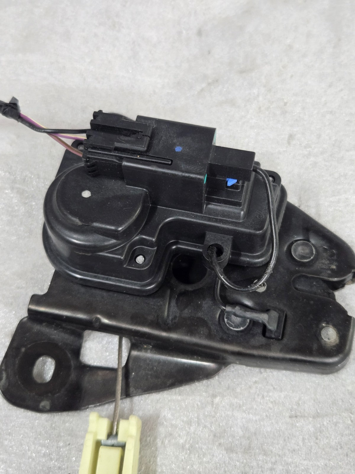 2014 - 2024 Maserati Ghibli Trunk Lid Handle Lock Latch Actuator OEM 670154980