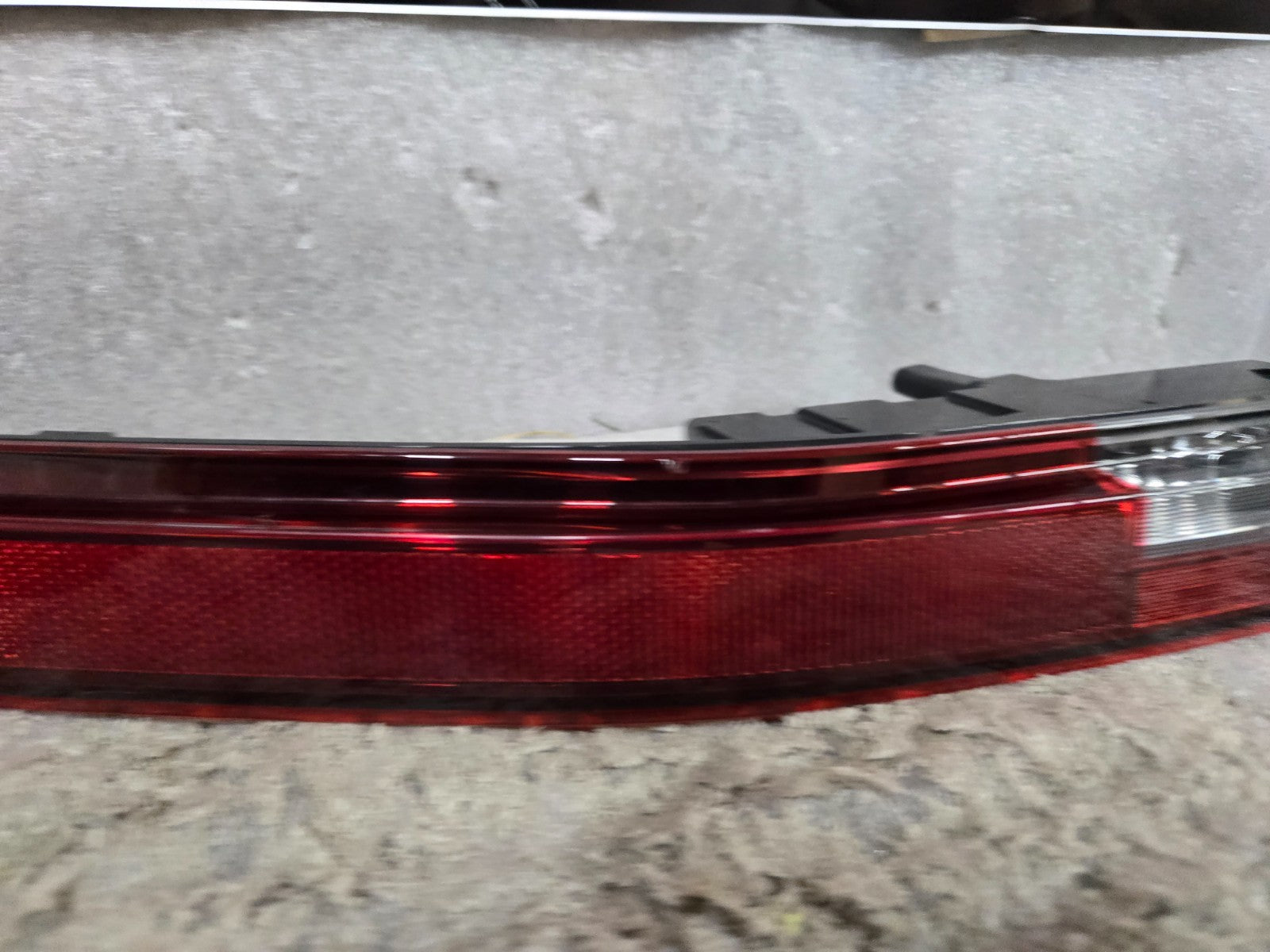 2022 2023 BMW IX REAR LOWER RIGHT PASSENGER BUMPER LIGHT LAMP H1795378008 OEM