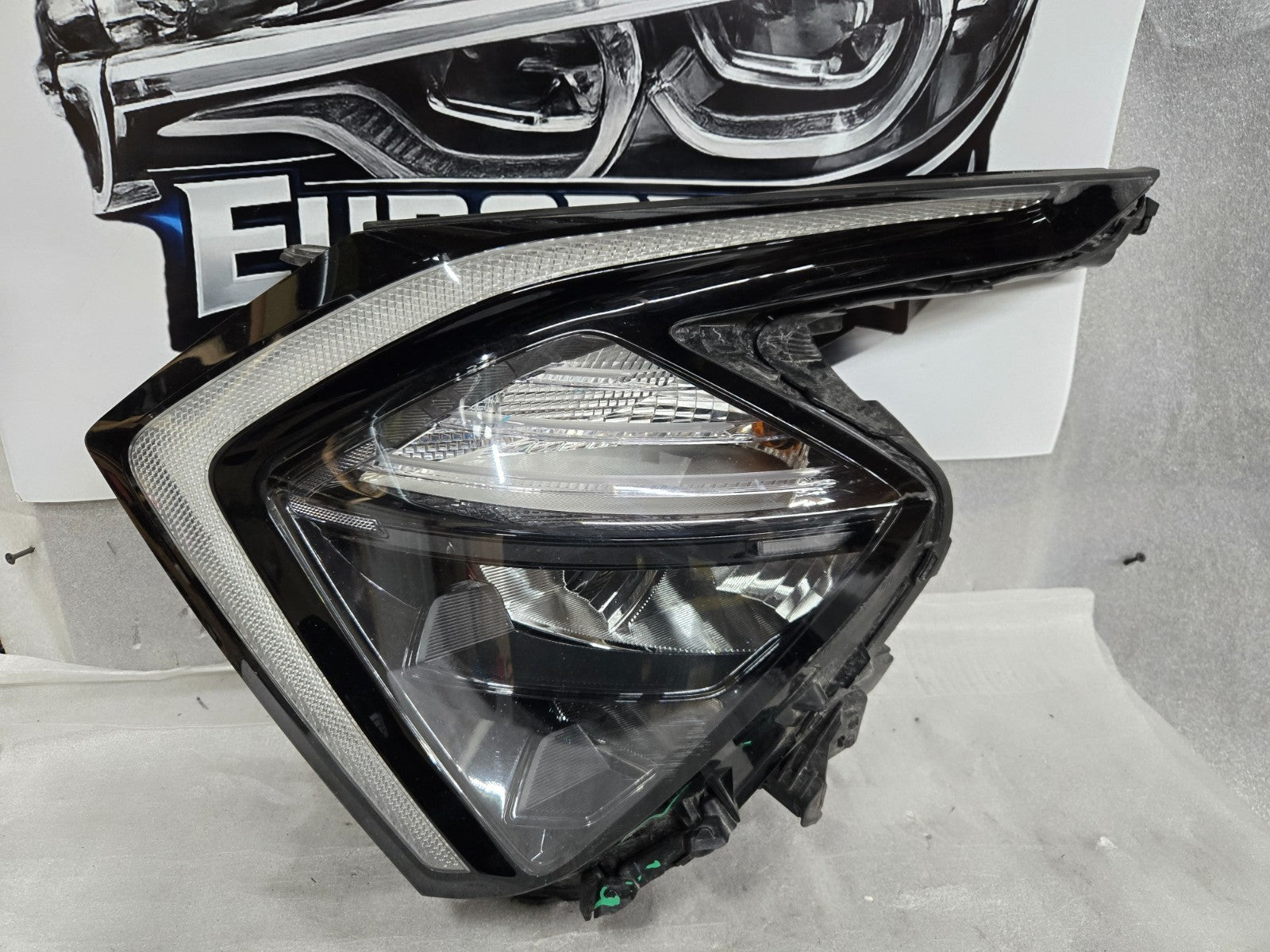 2022-23 Kia Sportage Left LH Driver Side Reflector LED Headlight 92101-DW000 OEM