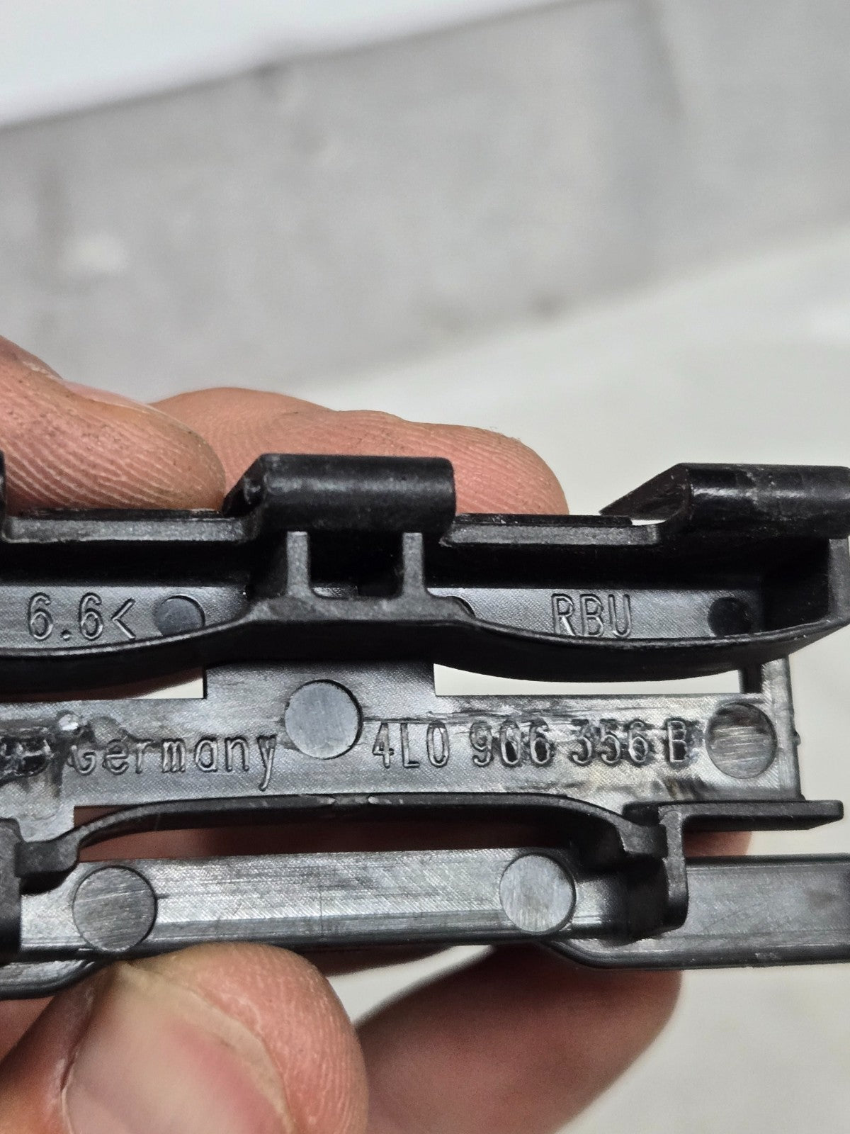 LAMBORGHINI HURACAN 610 CONTROL UNIT MODULE BRACKET SUPPORT CLIP OEM 4L0906356B