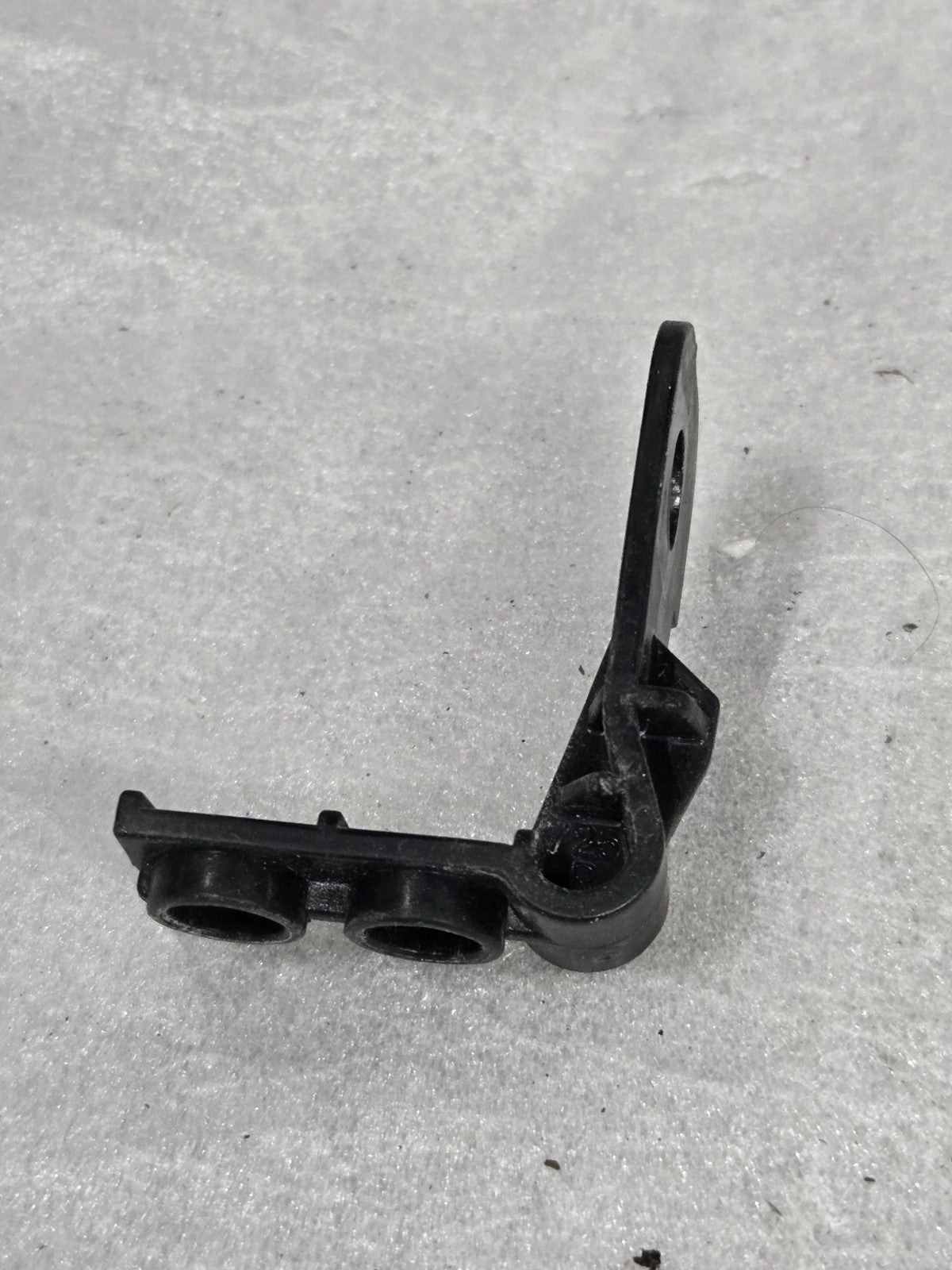 BMW 7 F01 FRONT RIGHT RH HEADLIGHT BRACKET 63117345590 7345590 ORIGINAL OEM
