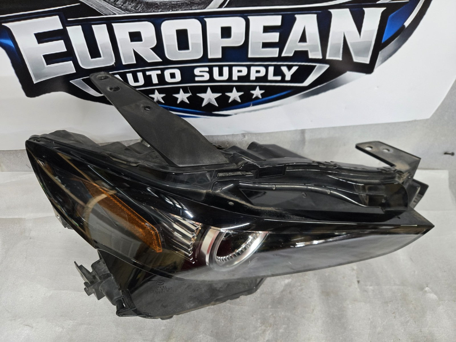 2020-2023 Mazda CX30 Right Passenger WITH Adaptive LED Headlight OEM DGJ1-51030