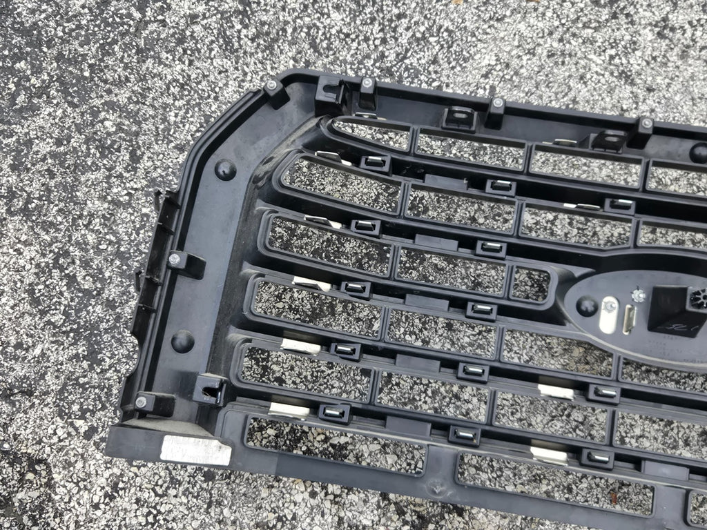 2015-2017 FORD F150 XLT OEM CHROME GRILLE FL34-8200-EBS W/ EMBLEM