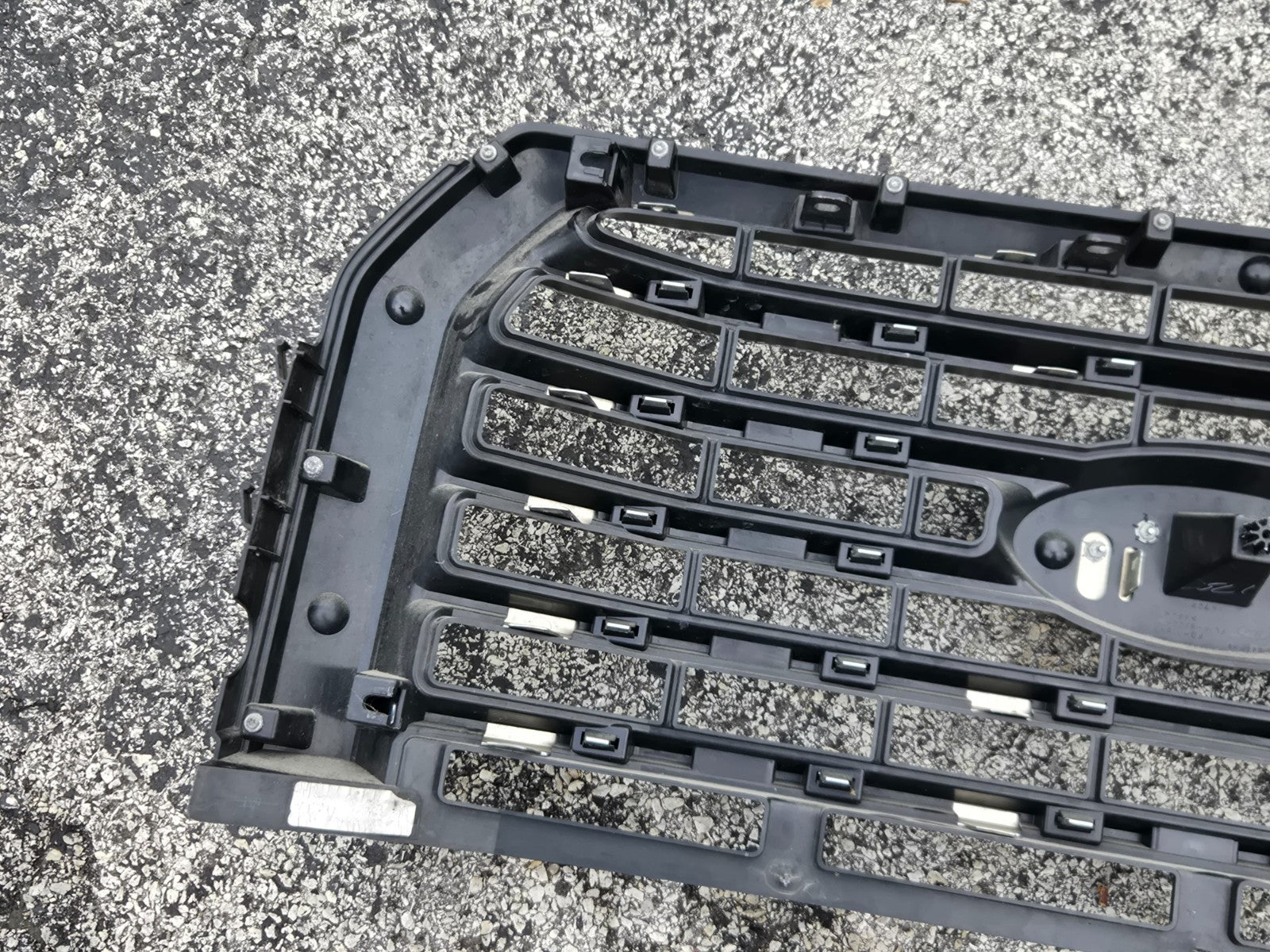 2015-2017 FORD F150 XLT OEM CHROME GRILLE FL34-8200-EBS W/ EMBLEM