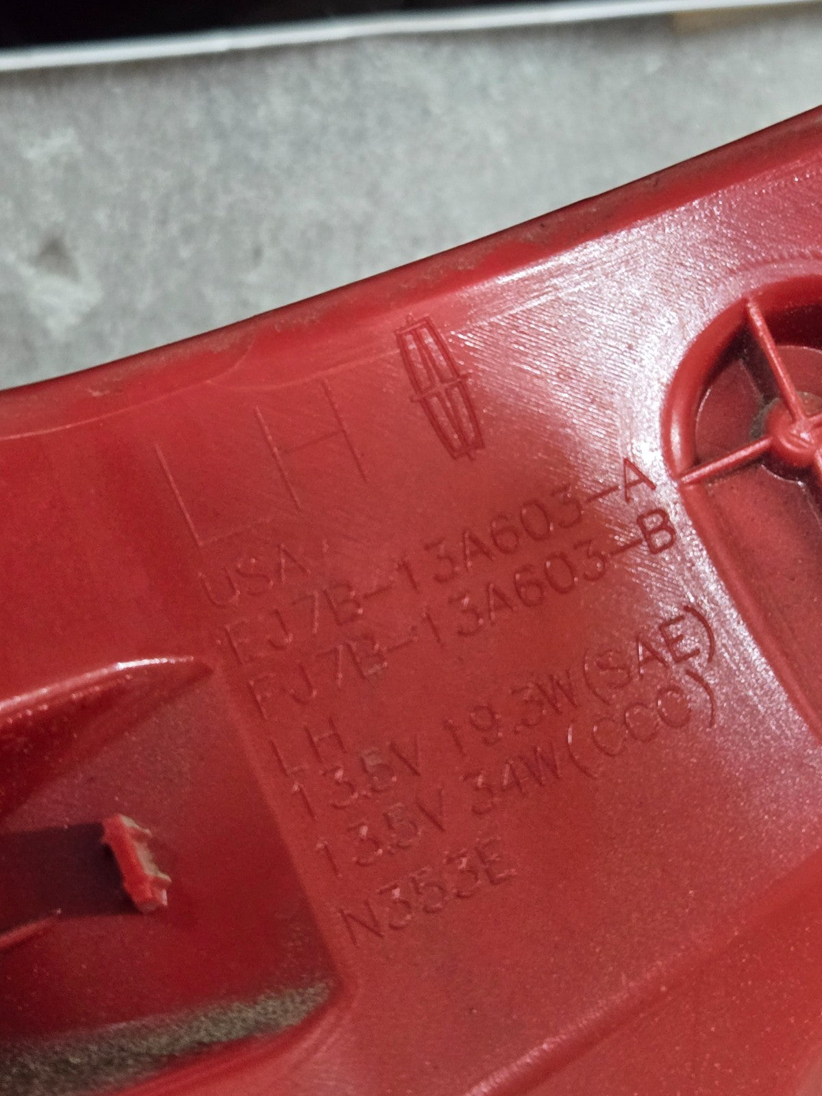 2018-2020 LINCOLN MKC REAR LEFT TAILGATE TAILLIGHT TAIL LIGHT LAMP OEM 80569CA