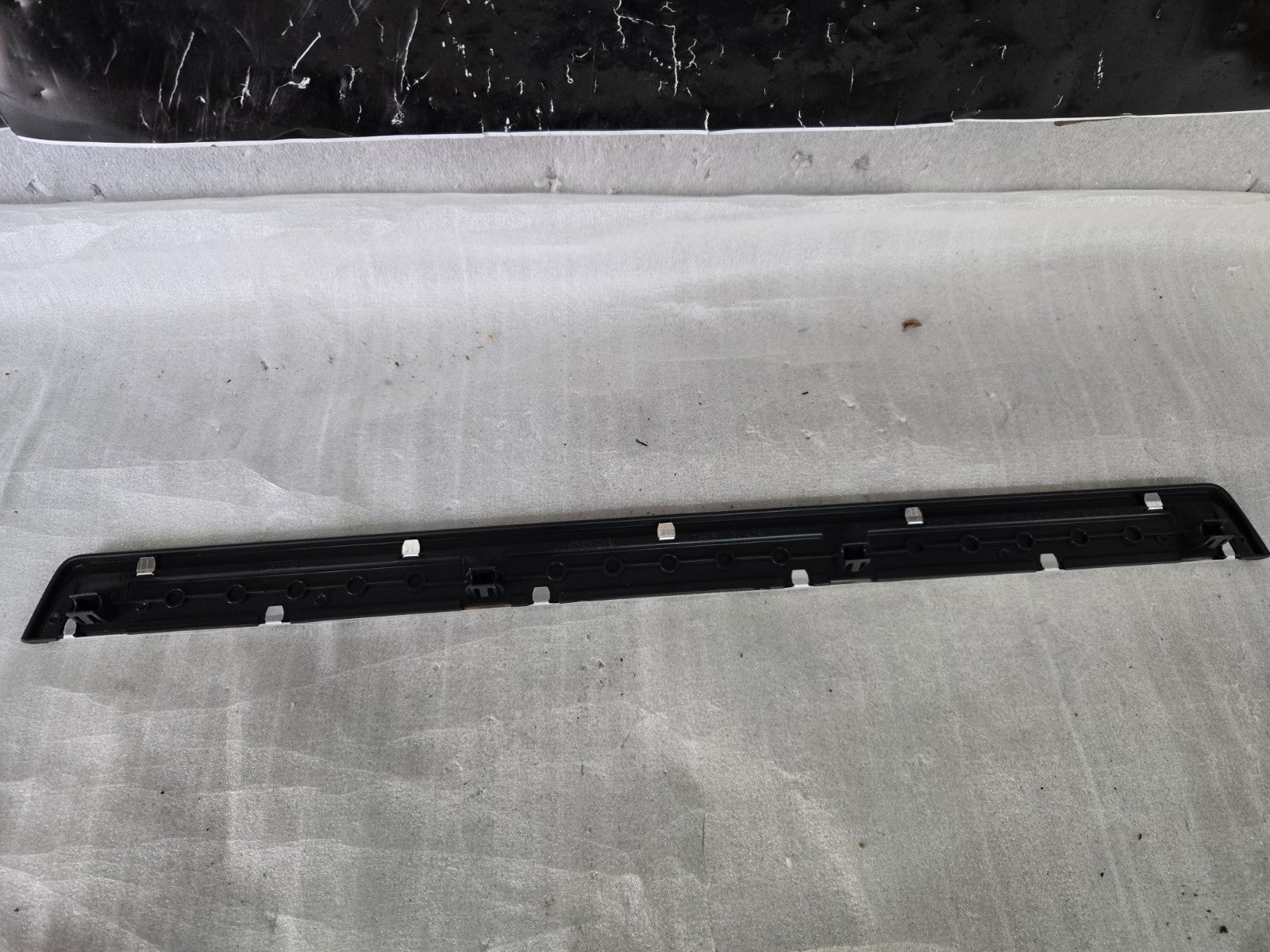 2018 - 2020 INFINITI QX60 FRONT LEFT DOOR SILL SCUFF PLATE STEP TRIM COVER OEM