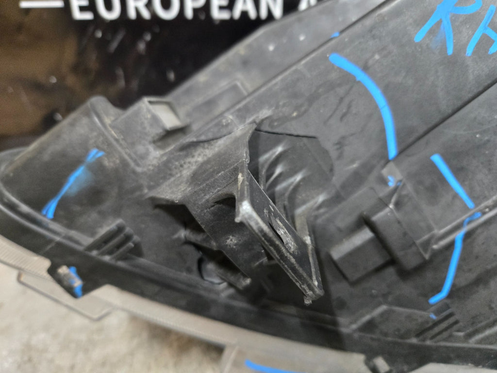2018-2019 MERCEDES-BENZ SPRINTER RIGHT PASSENGER HEADLIGHT HALOGEN A9109060500