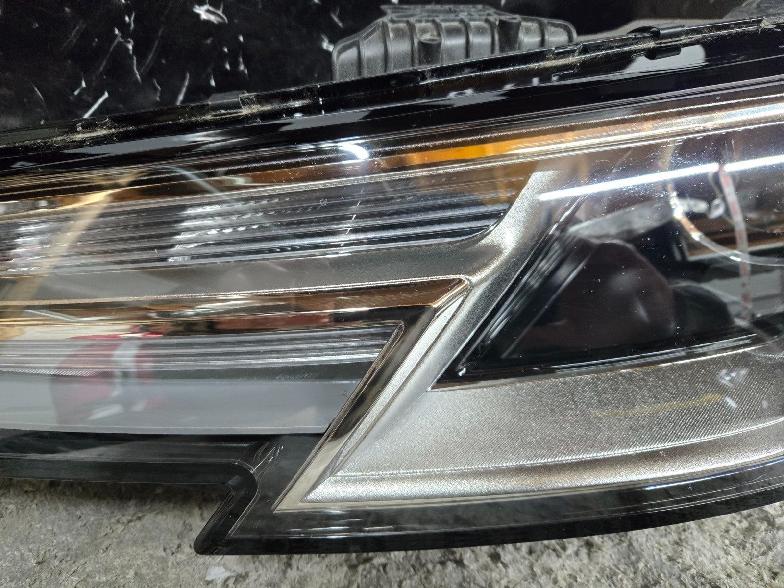 2017 - 2019 Audi A4 S4 Xenon HID HEADLIGHT Driver Left LH 8W0941005B OEM