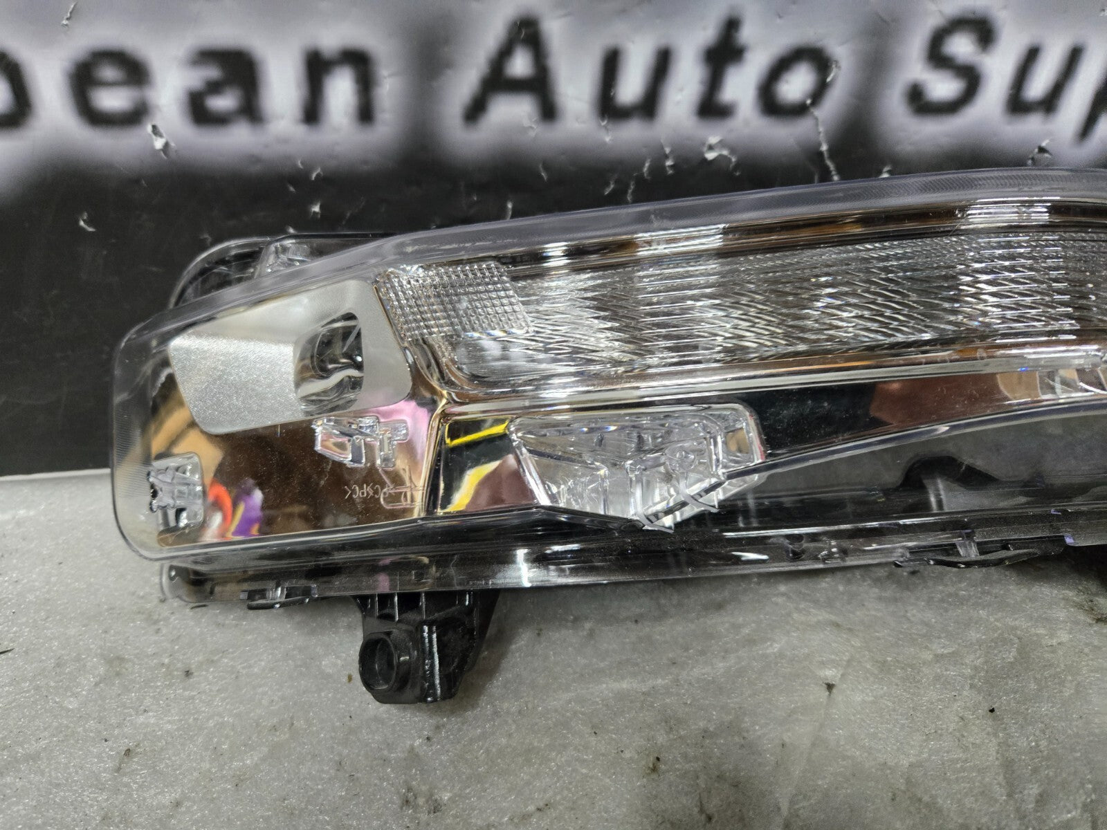 2018-2023 Ford Mustang RH Right Passenger Turn Signal w/Fog Light LED OEM