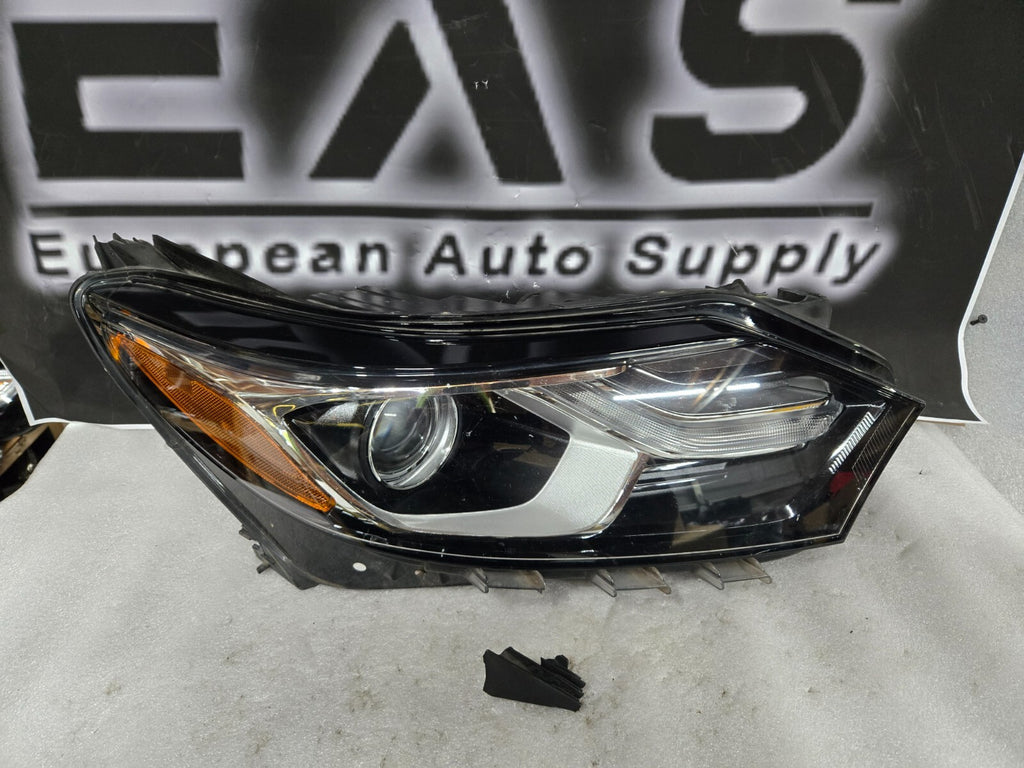 2018 2019 2020 Chevrolet Equinox Headlight Halogen Right RH GM OEM 84428284