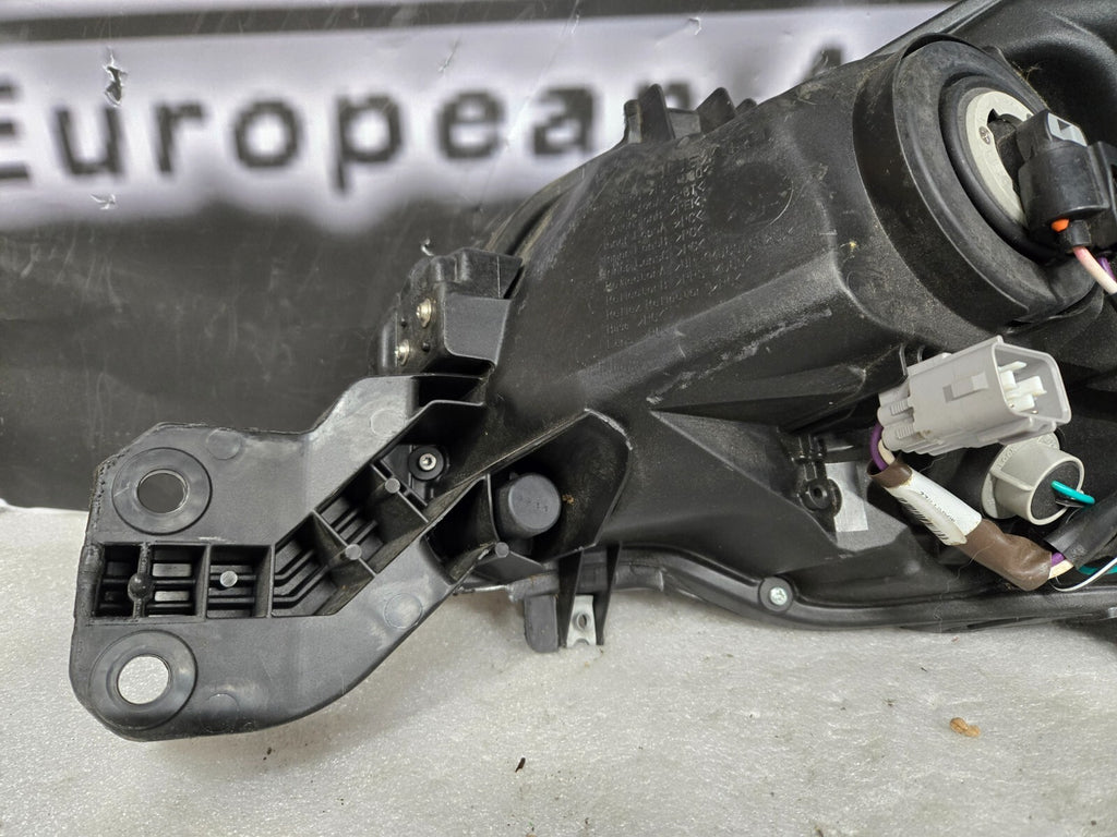 2015 2016 2017 Subaru Outback Legacy Halogen w/LED Right Headlight Lamp OEM