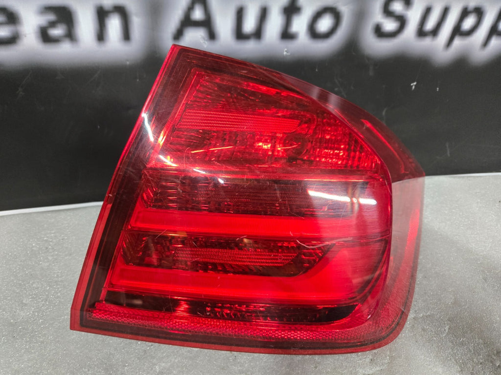 2012-15 BMW 320i F30 328i Rear Right Passenger Side Outer Tail Light 7259896 OEM