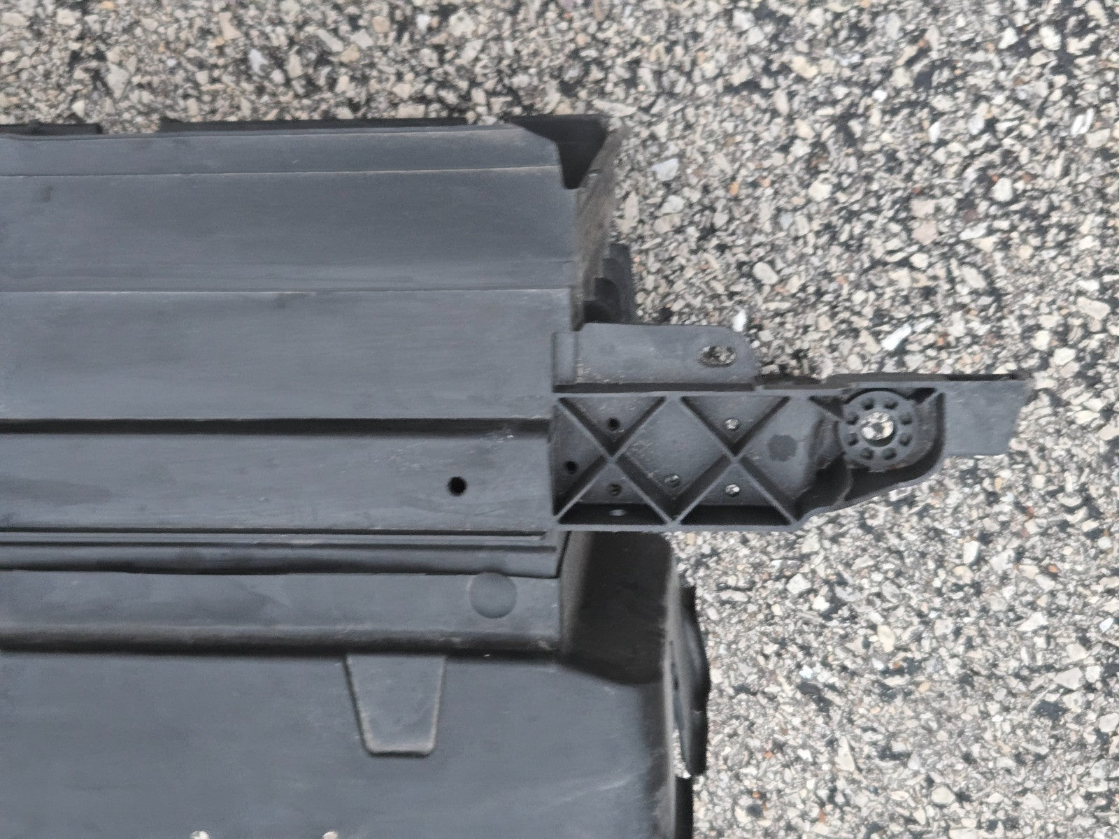 2022-24 FORD EXPEDITION Lower Radiator Support Air Vent Shutter Unit Factory OEM
