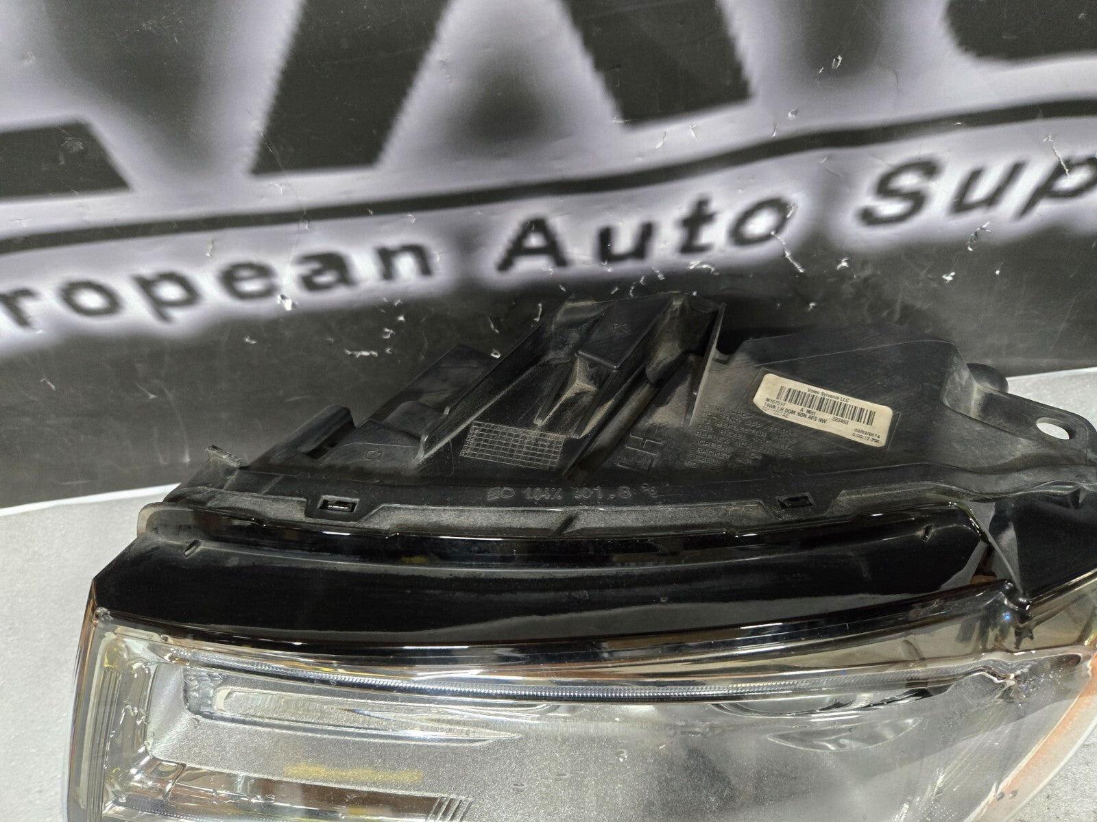 2014-2016 Jeep Grand Cherokee Left Driver Non-AFS HID Headlight OEM 68111001AE
