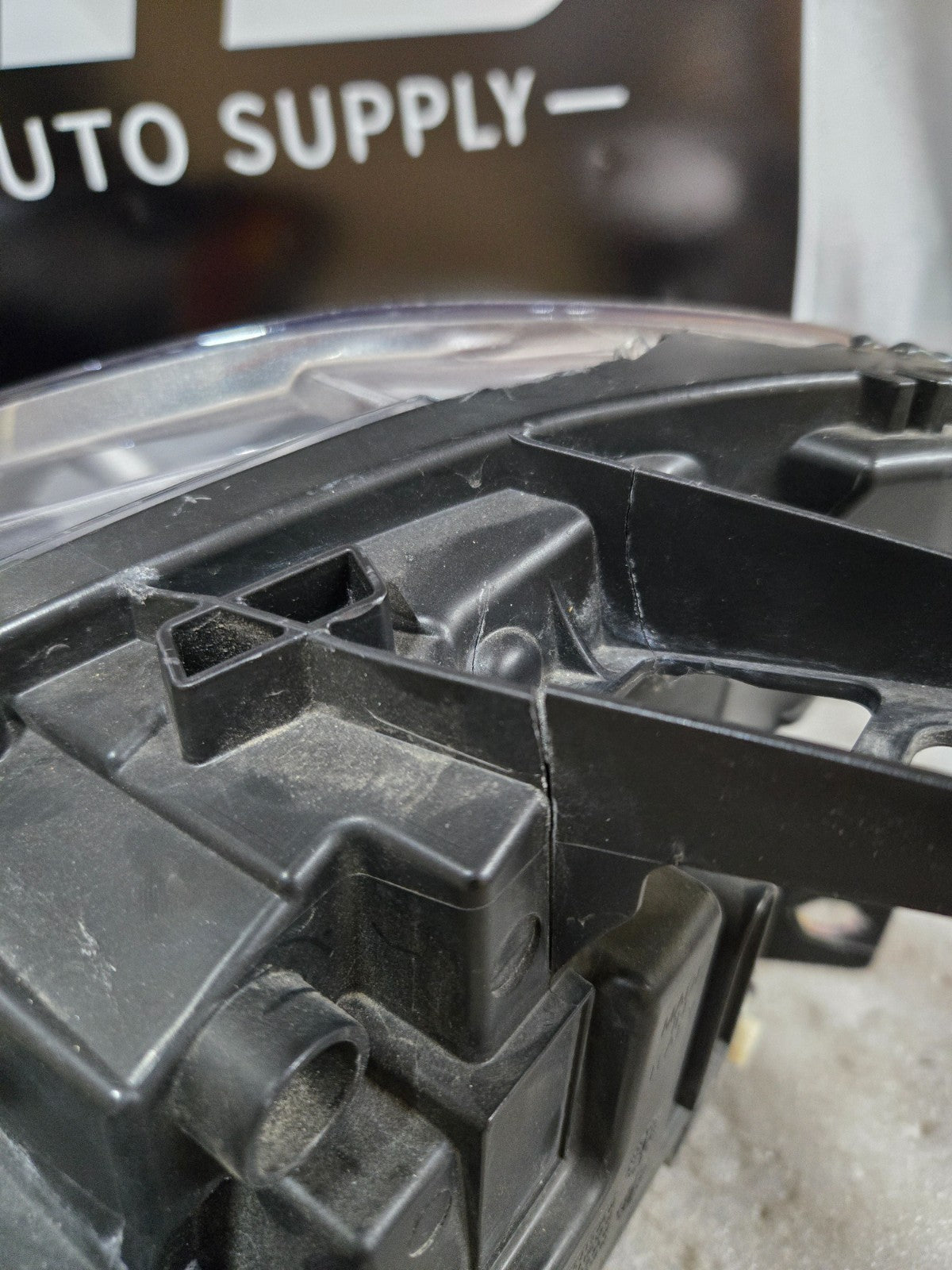 2018-2021 MASERATI QUATTROPORTE M156 RIGHT HEADLIGHT LED OEM 670100620 COMPLETE