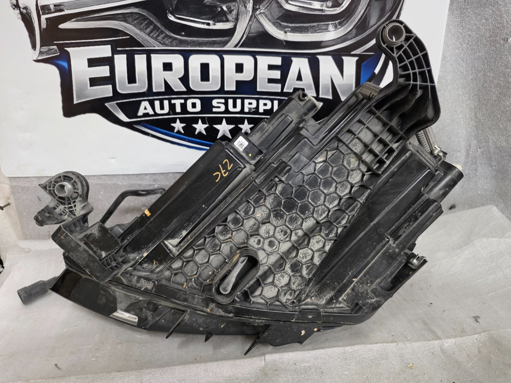 2024 - 2025 Volkswagen Atlas Right RH Base LED Headlight OEM Complete 3CN941082L